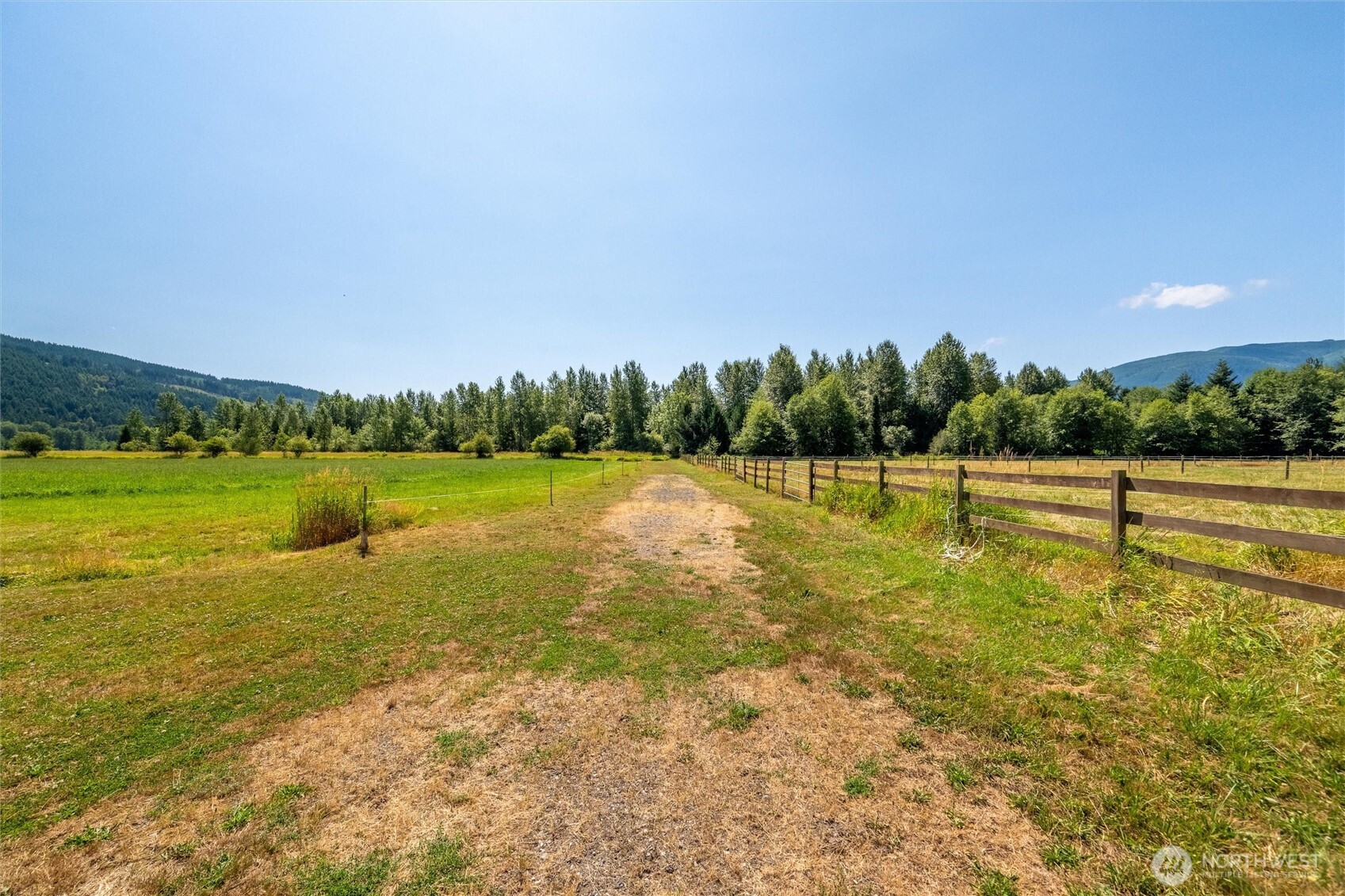 3086 Standard Road Property Photo 23
