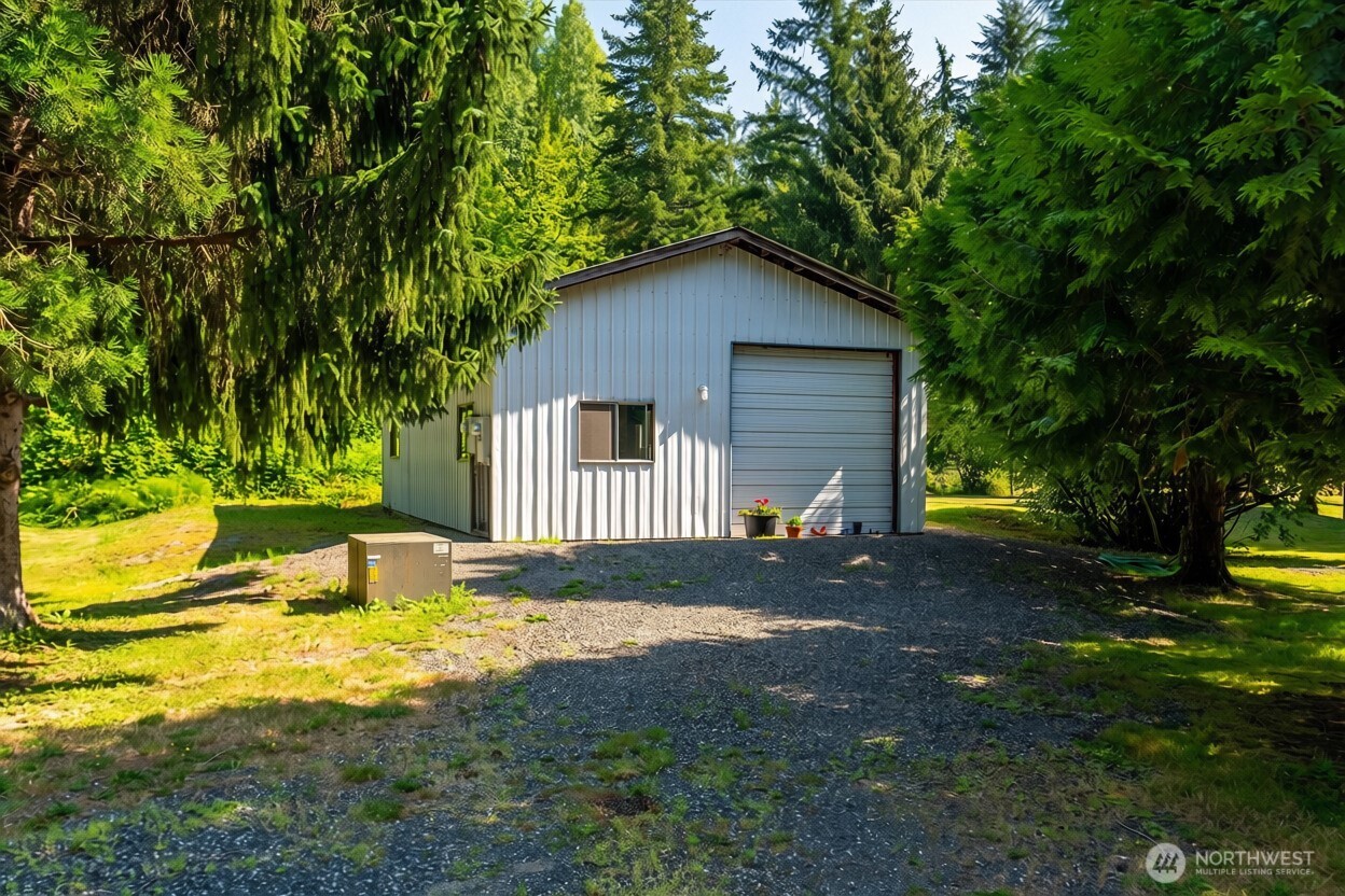 3086 Standard Road Property Photo 27