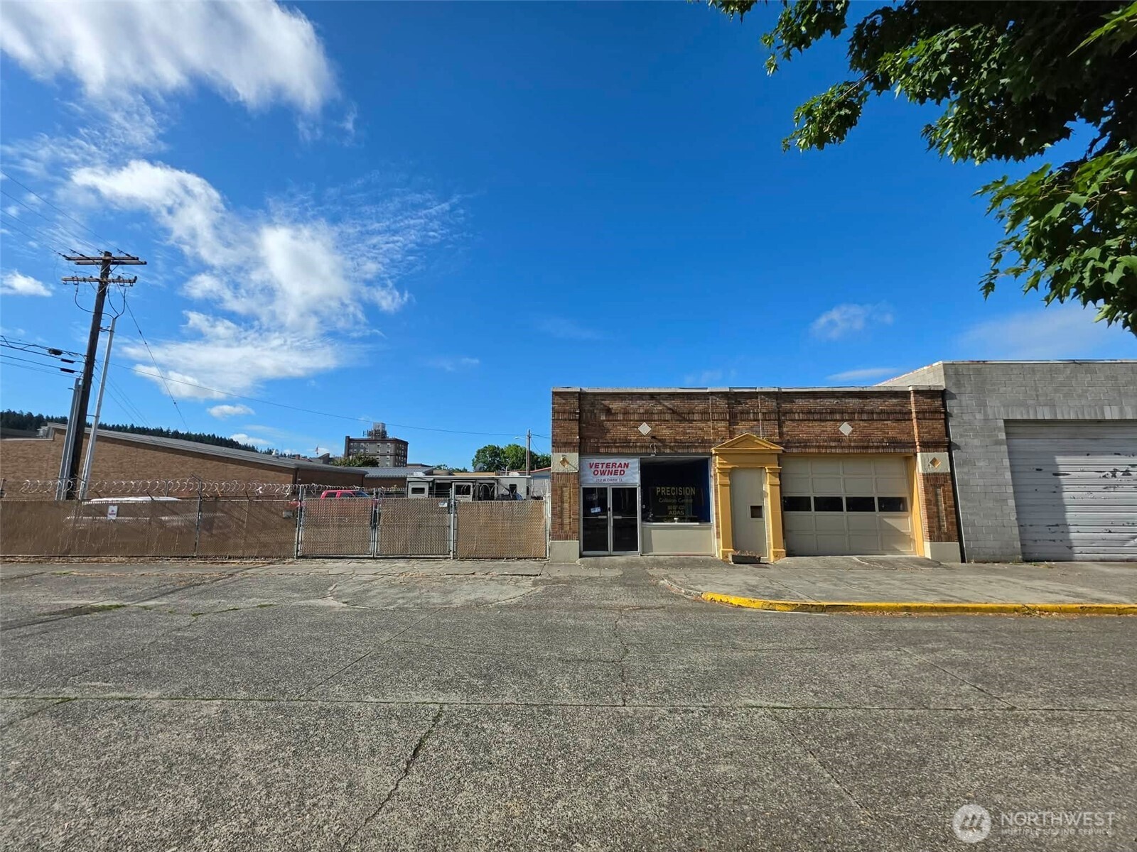 212 W Center Street Property Photo 2