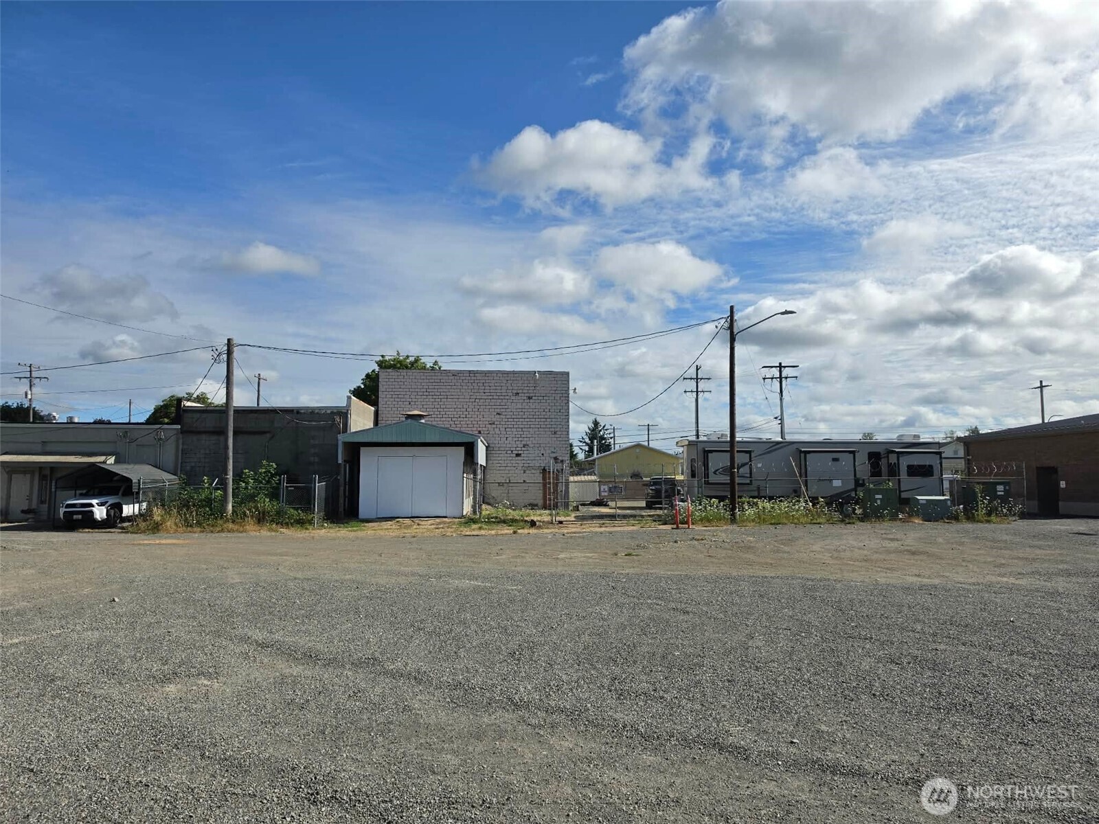 212 W Center Street Property Photo 7