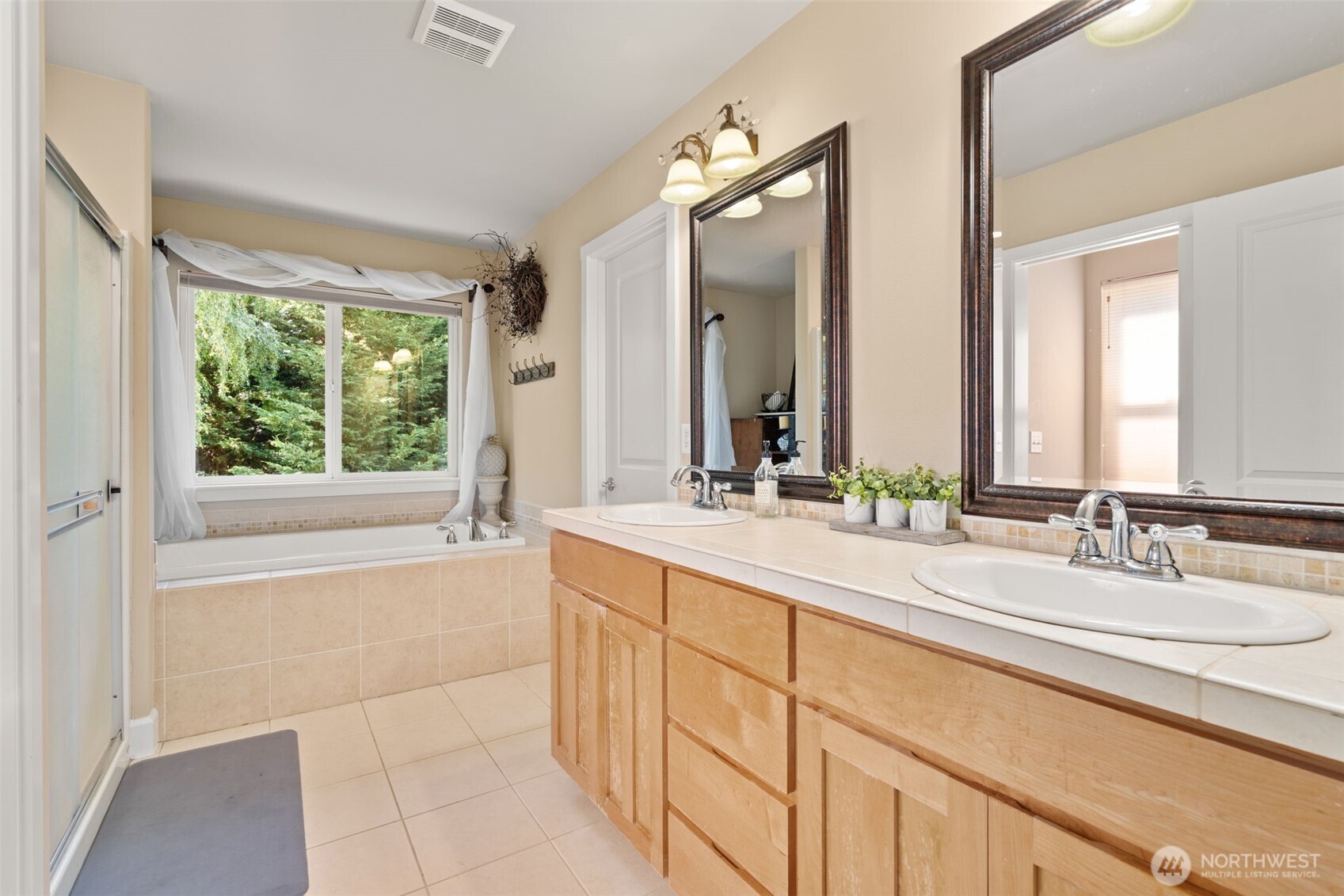 1425 Rockcreek Lane Property Photo 17