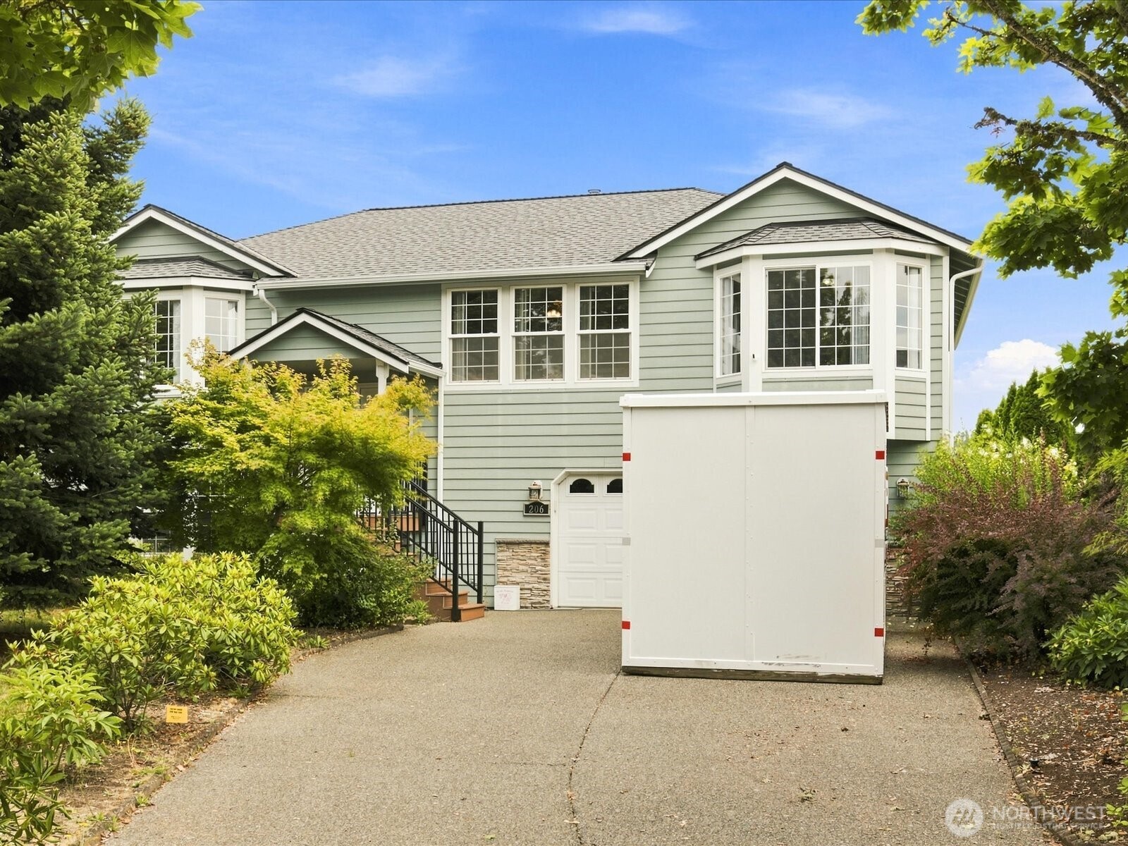 206 Orting Avenue Property Photo 4