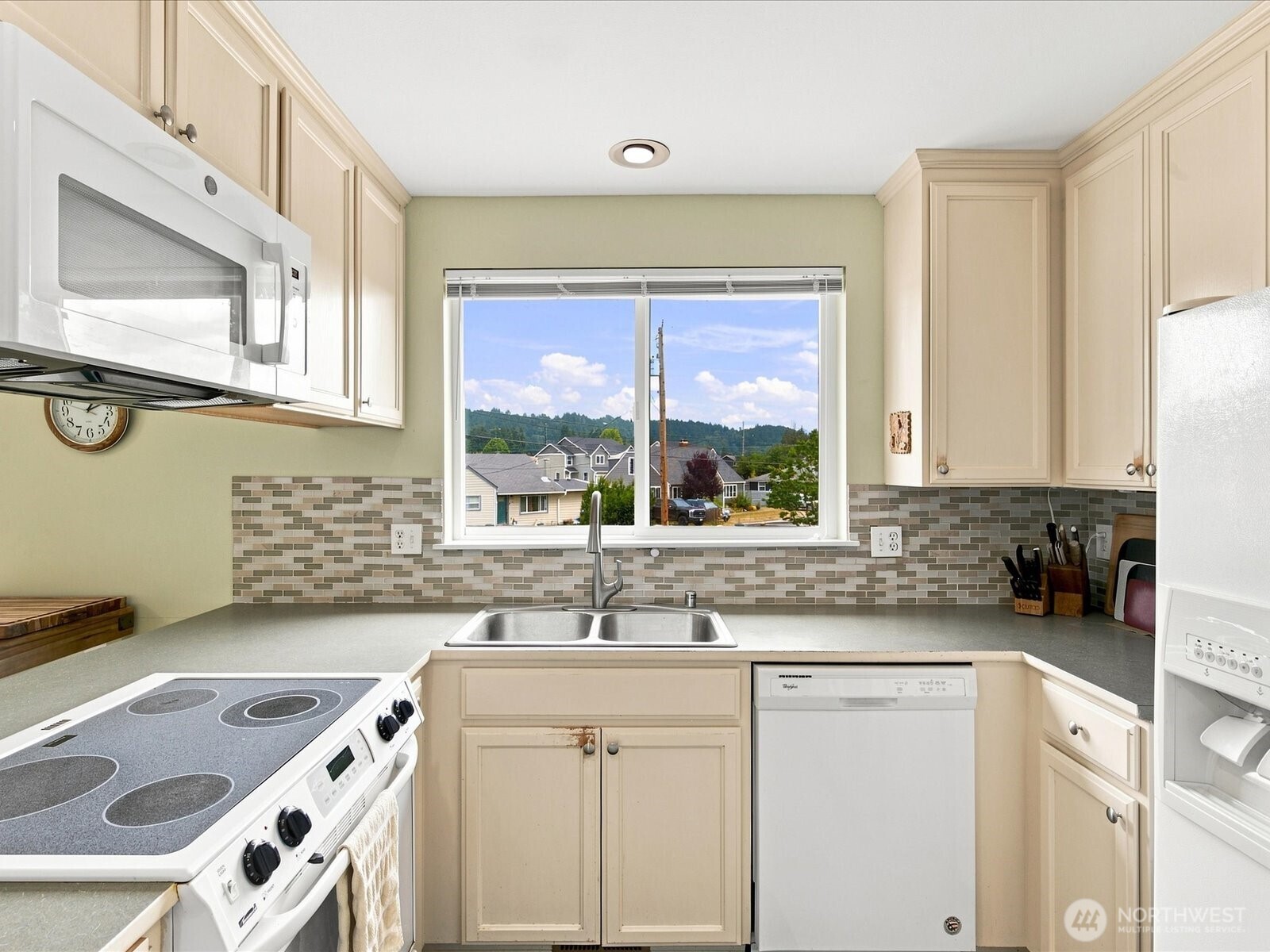 206 Orting Avenue Property Photo 18