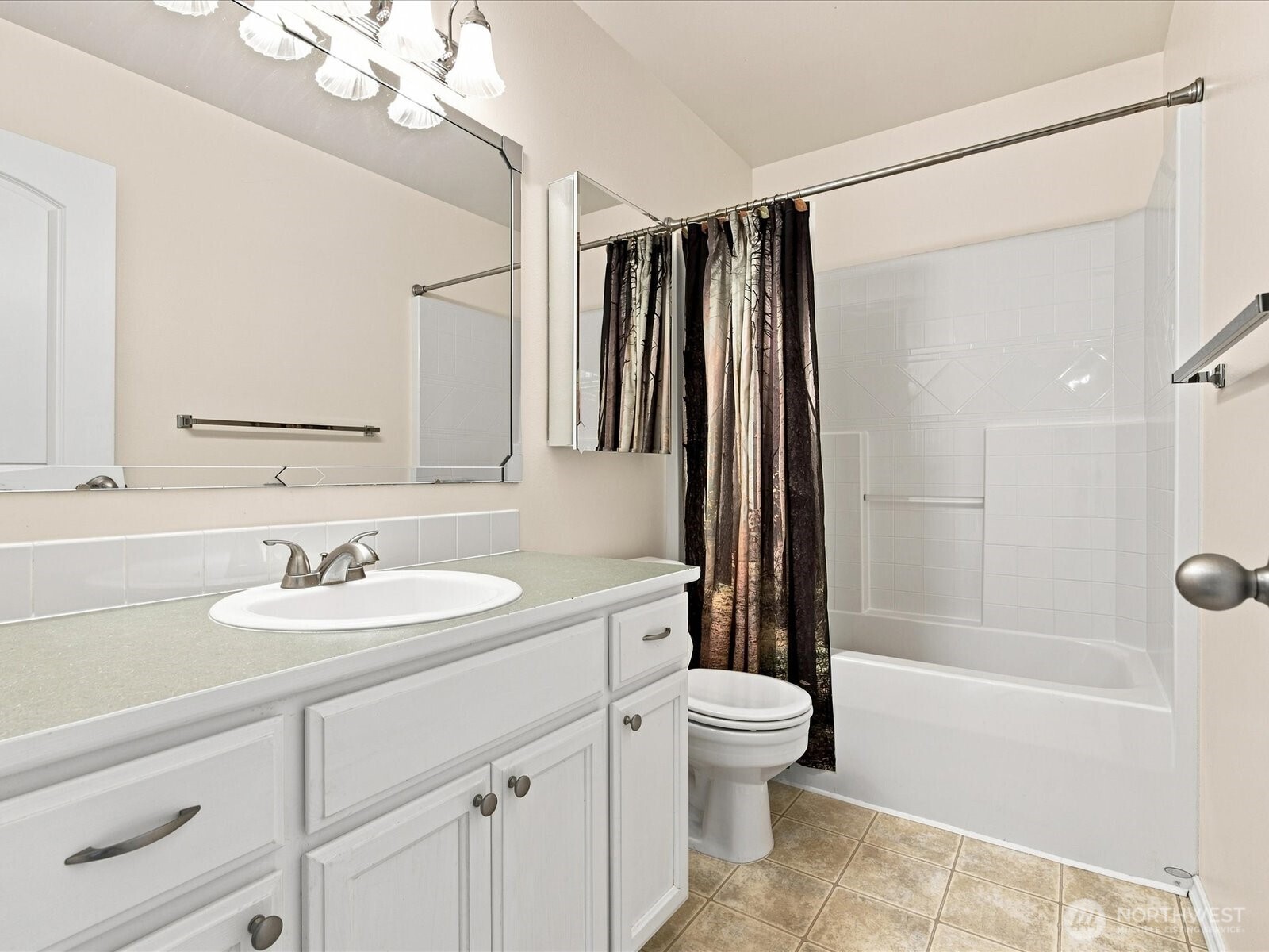 206 Orting Avenue Property Photo 25
