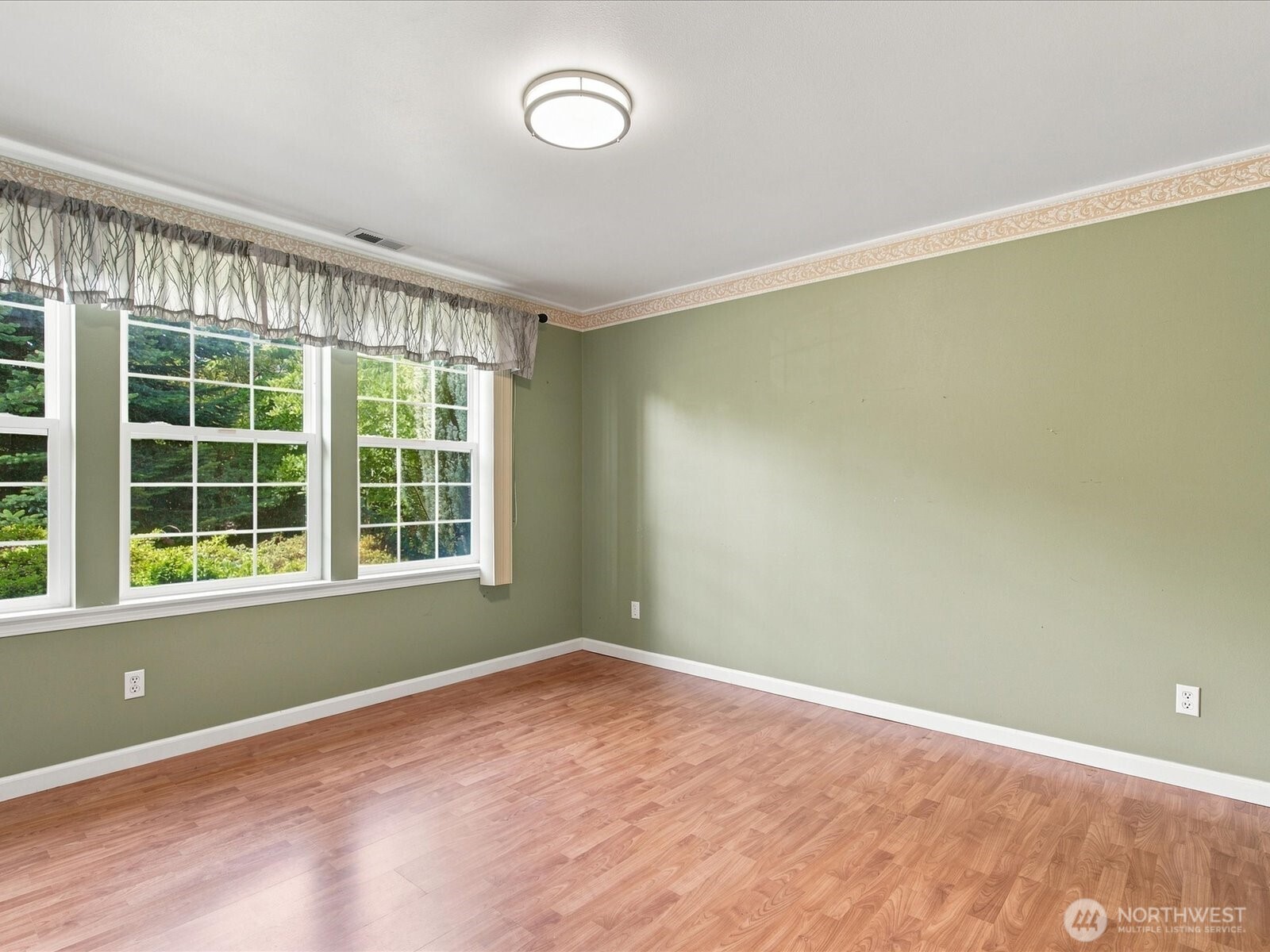 206 Orting Avenue Property Photo 31