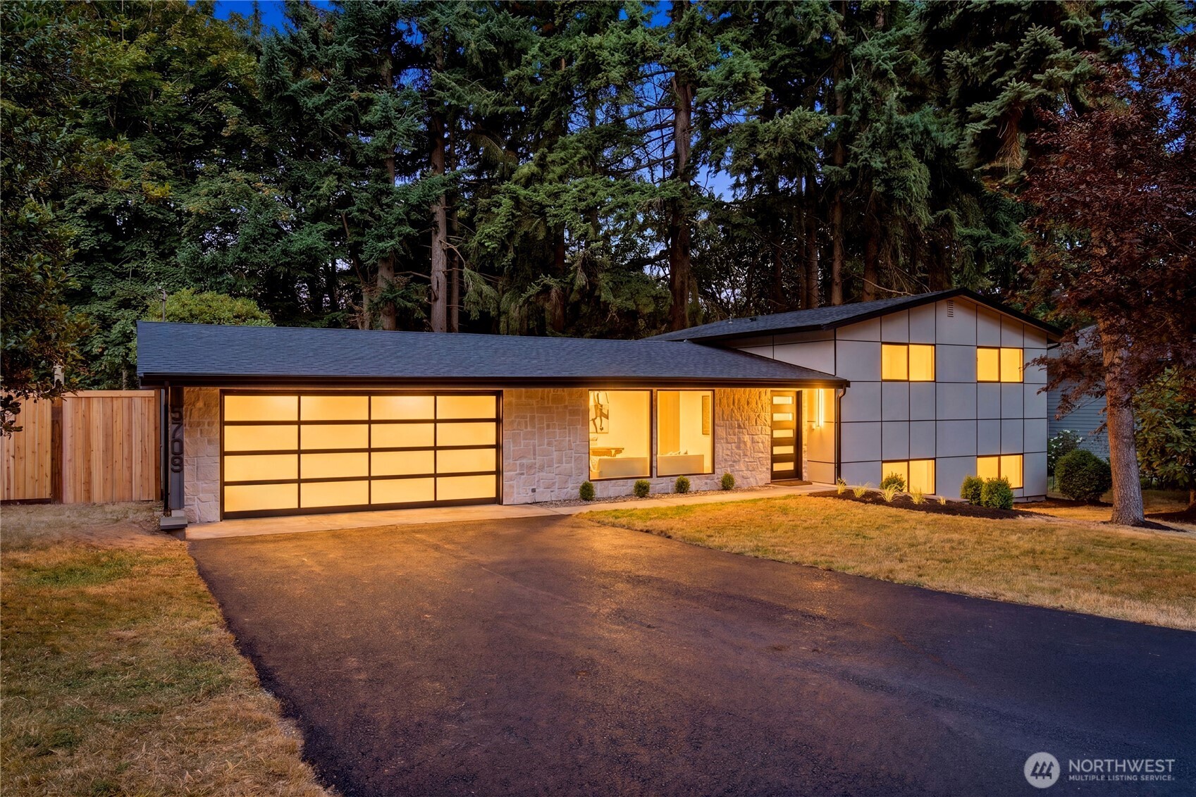 15709 76th Pl Ne Property Photo 1