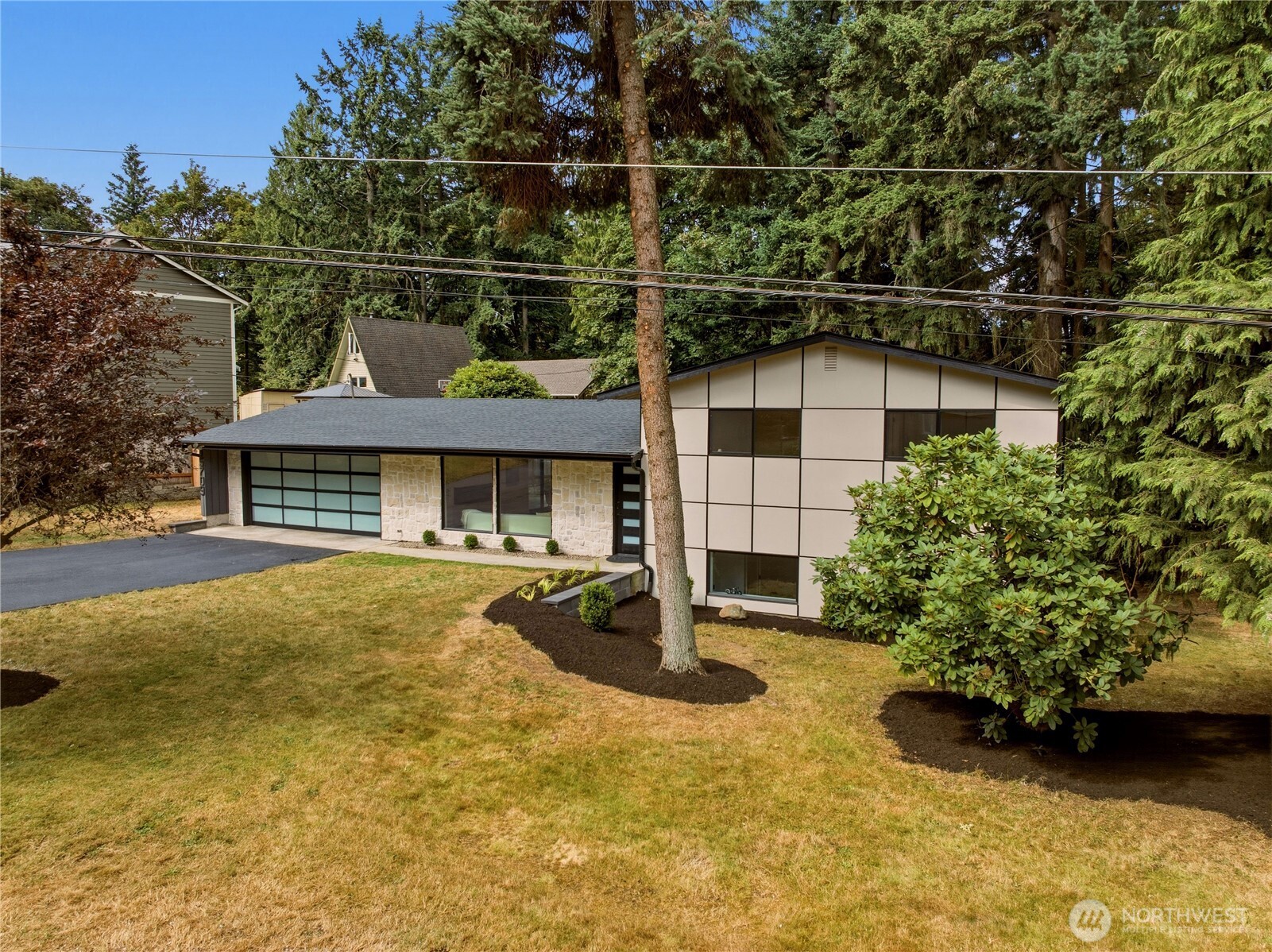 15709 76th Pl Ne Property Photo 3