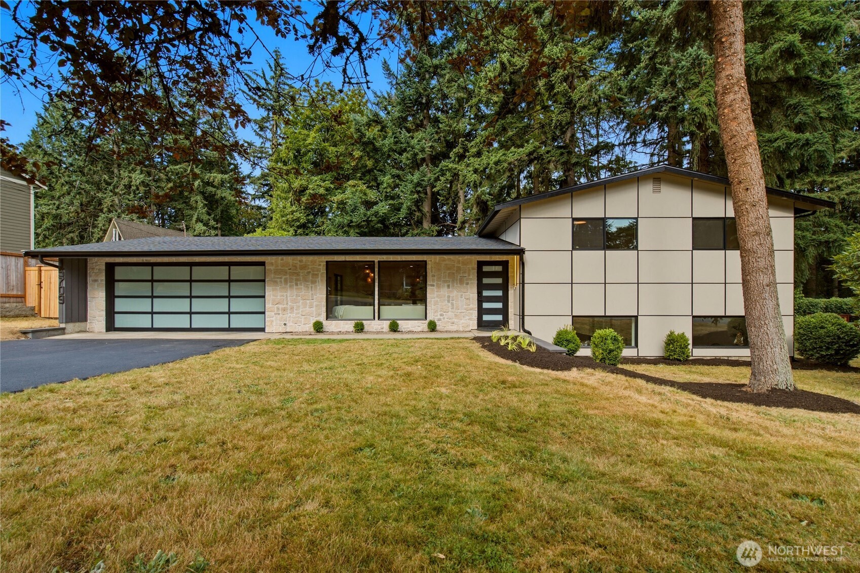 15709 76th Pl Ne Property Photo 4
