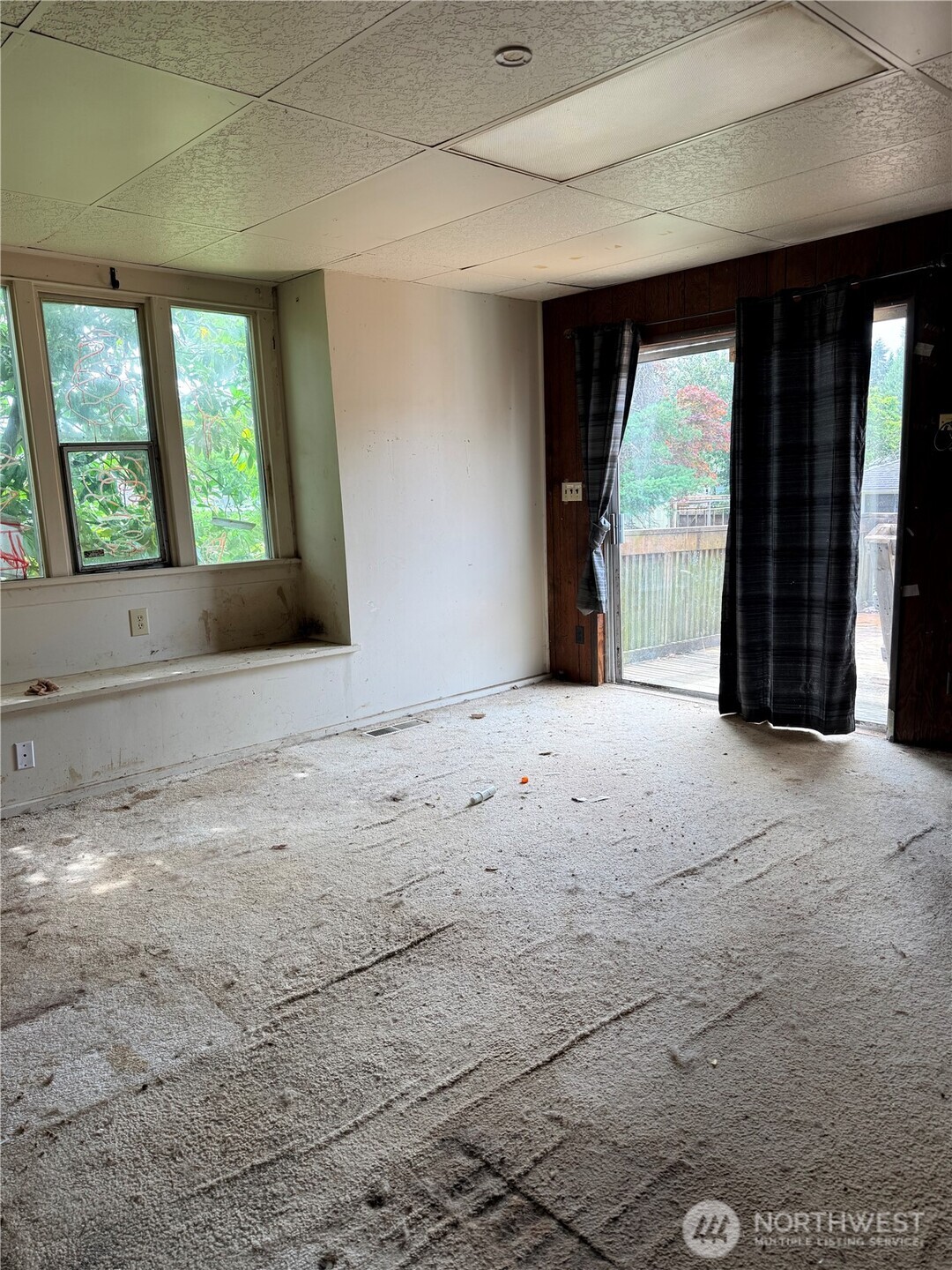 906 Maple Street Property Photo 6
