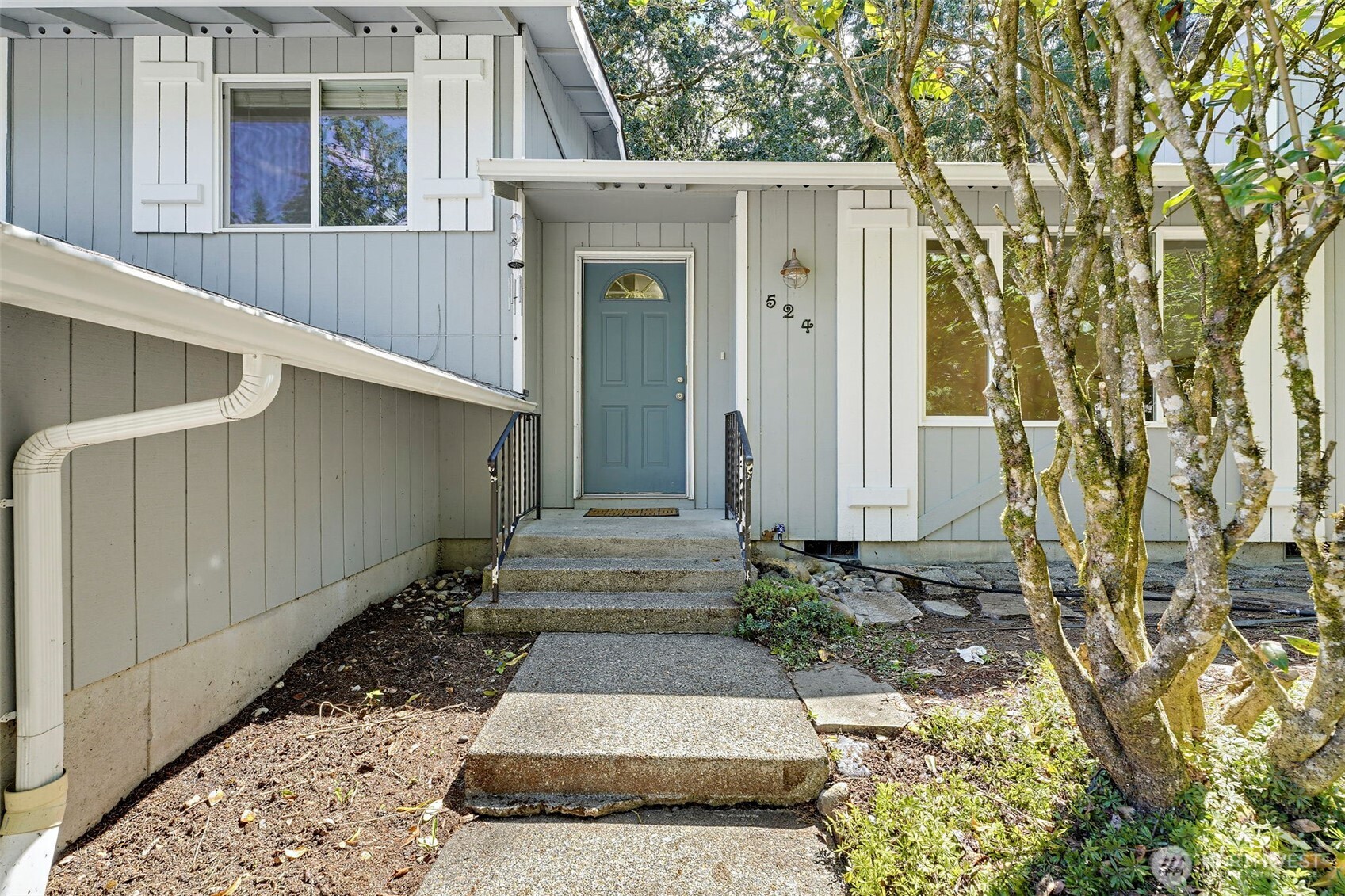 524 Choker Ct Se Property Photo 3