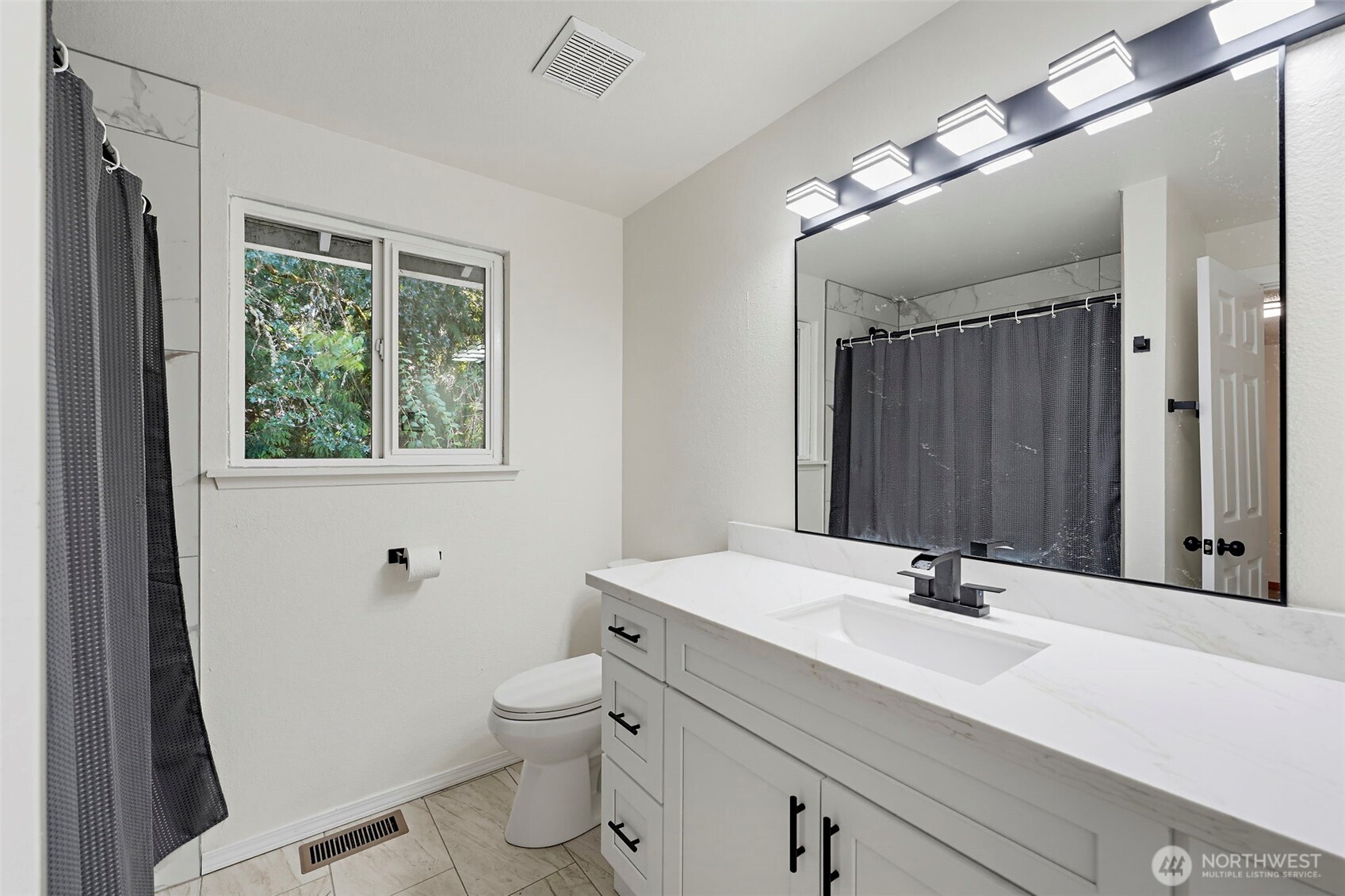524 Choker Ct Se Property Photo 18