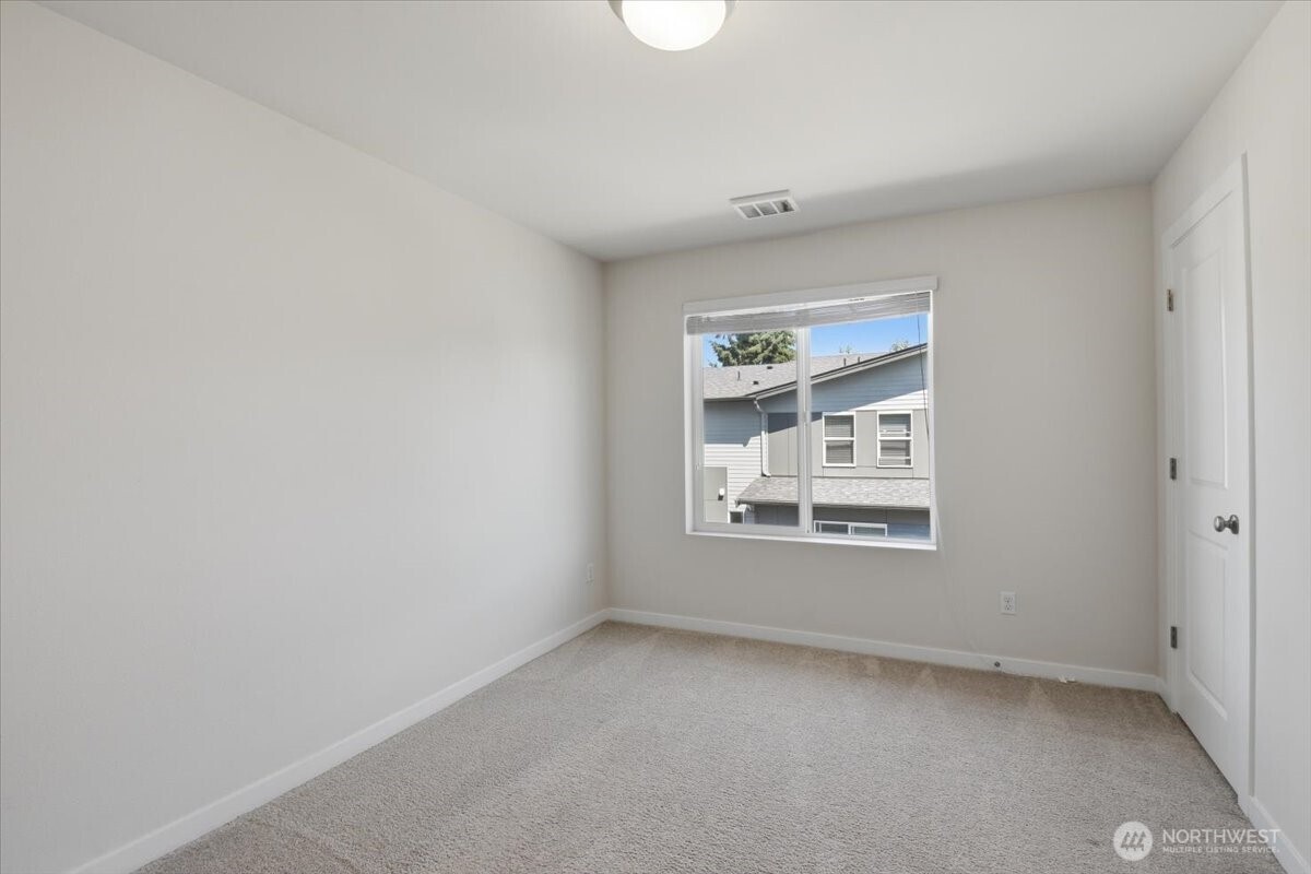 3311 156th Street E8 Property Photo 14