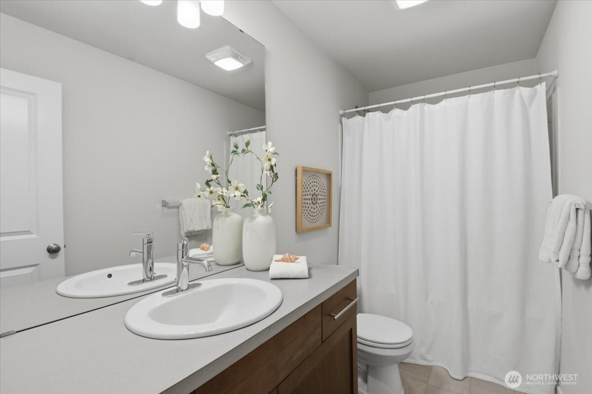 3311 156th Street E8 Property Photo 15
