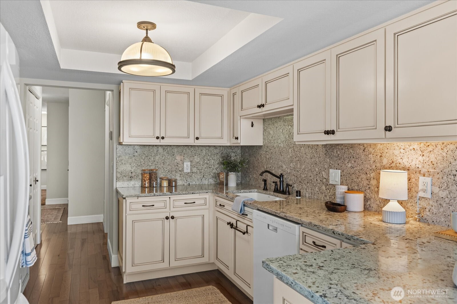 633 Main Street 202 Property Photo 16