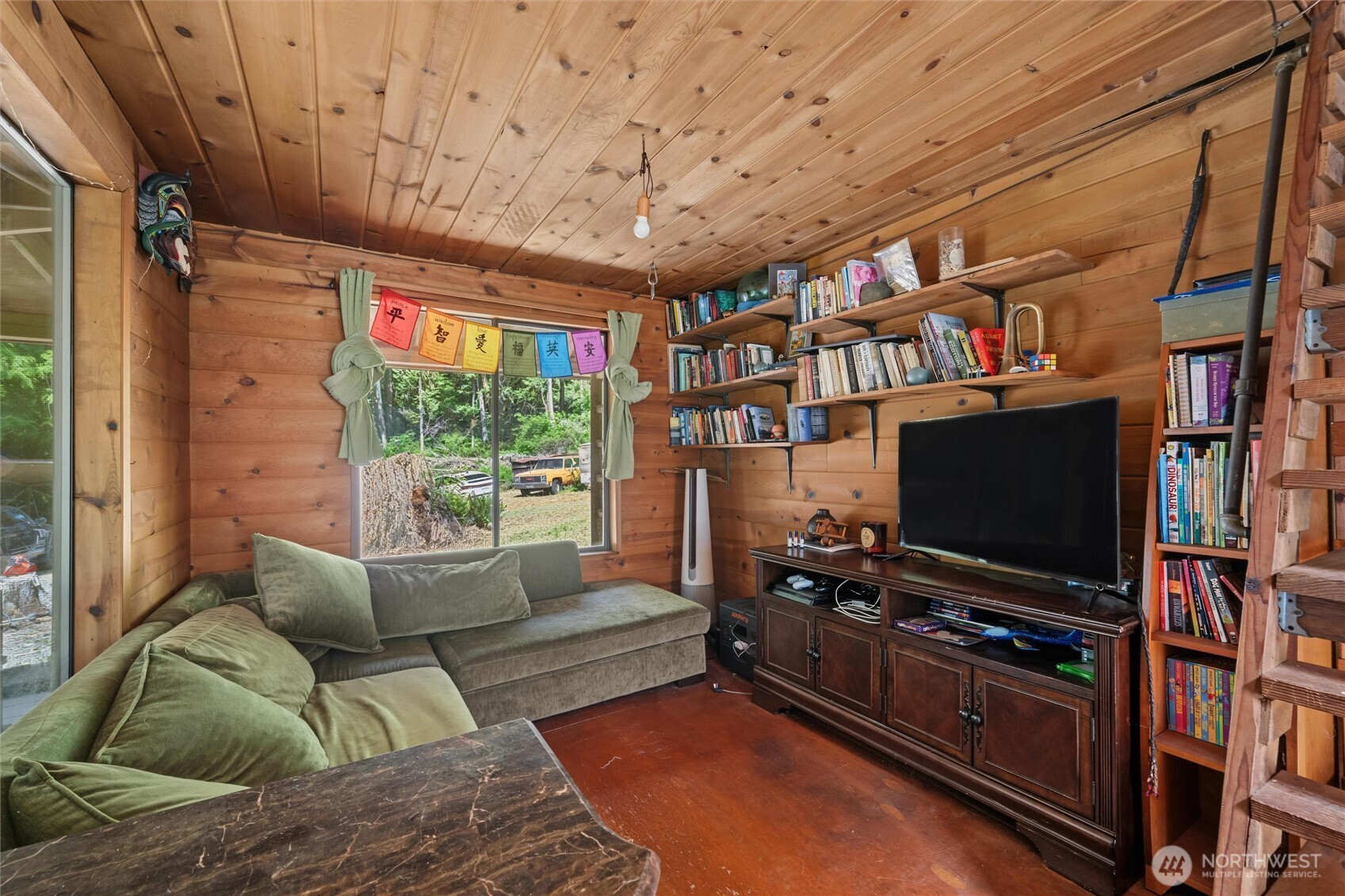 9075 Upper Frost Creek Road Property Photo 8