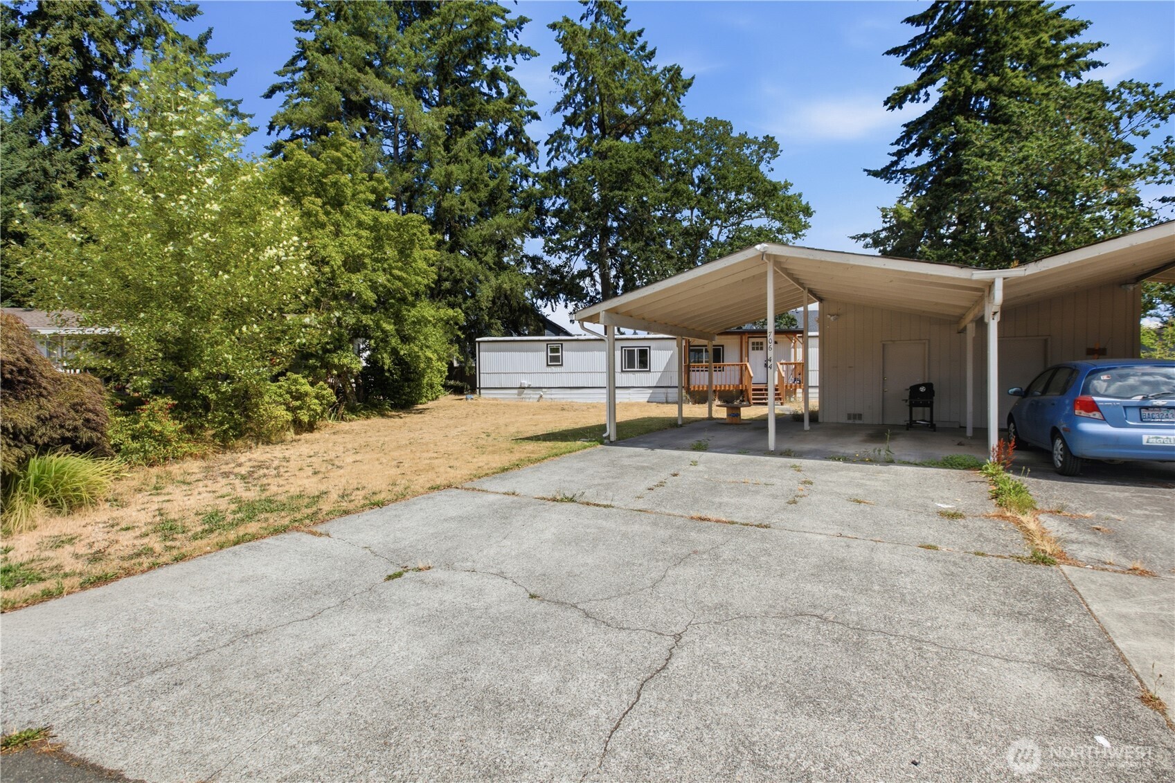706 165th Street Ct 44 Property Photo 5
