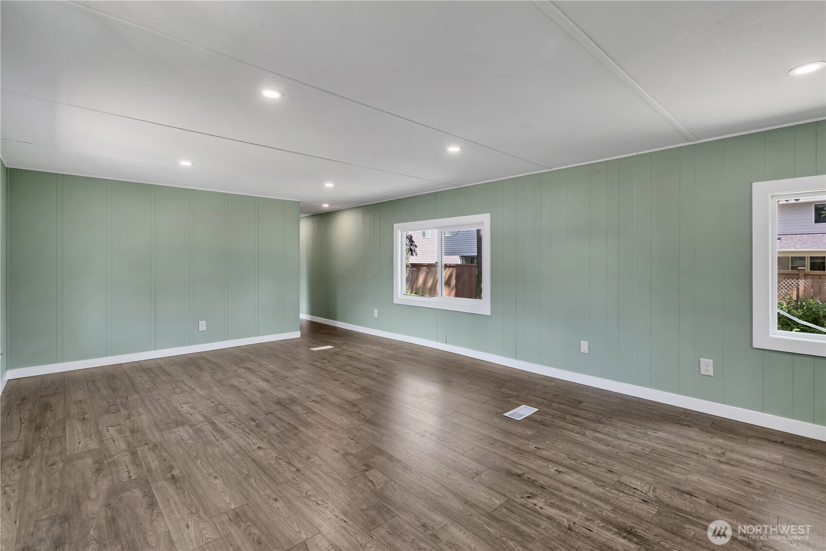 706 165th Street Ct 44 Property Photo 6