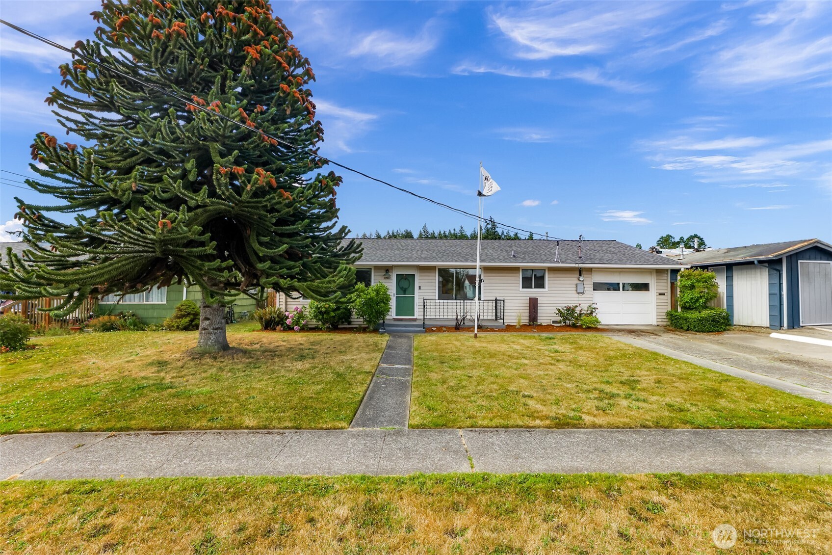 1505 39th Street Property Photo 2