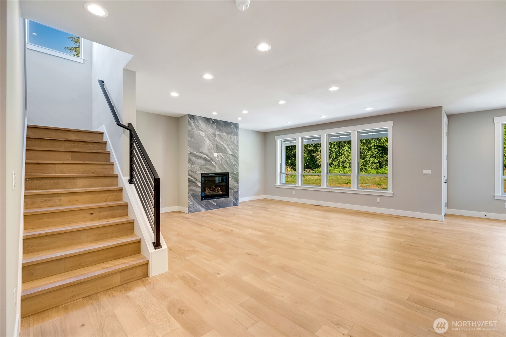 15107 250th Drive Property Photo 6