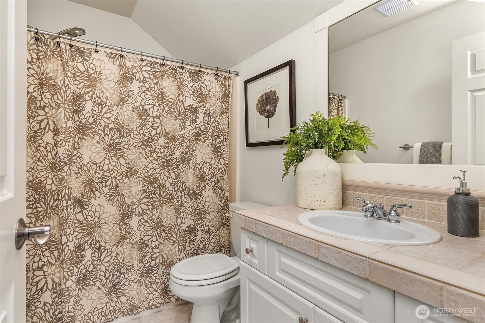 1117 Ne Katsura Street Property Photo 33