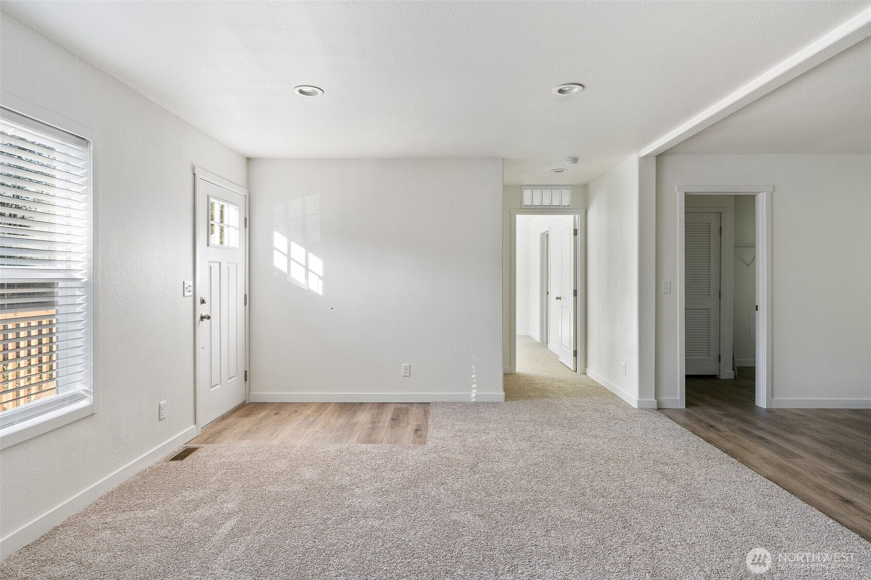 23011 36th Street Property Photo 4