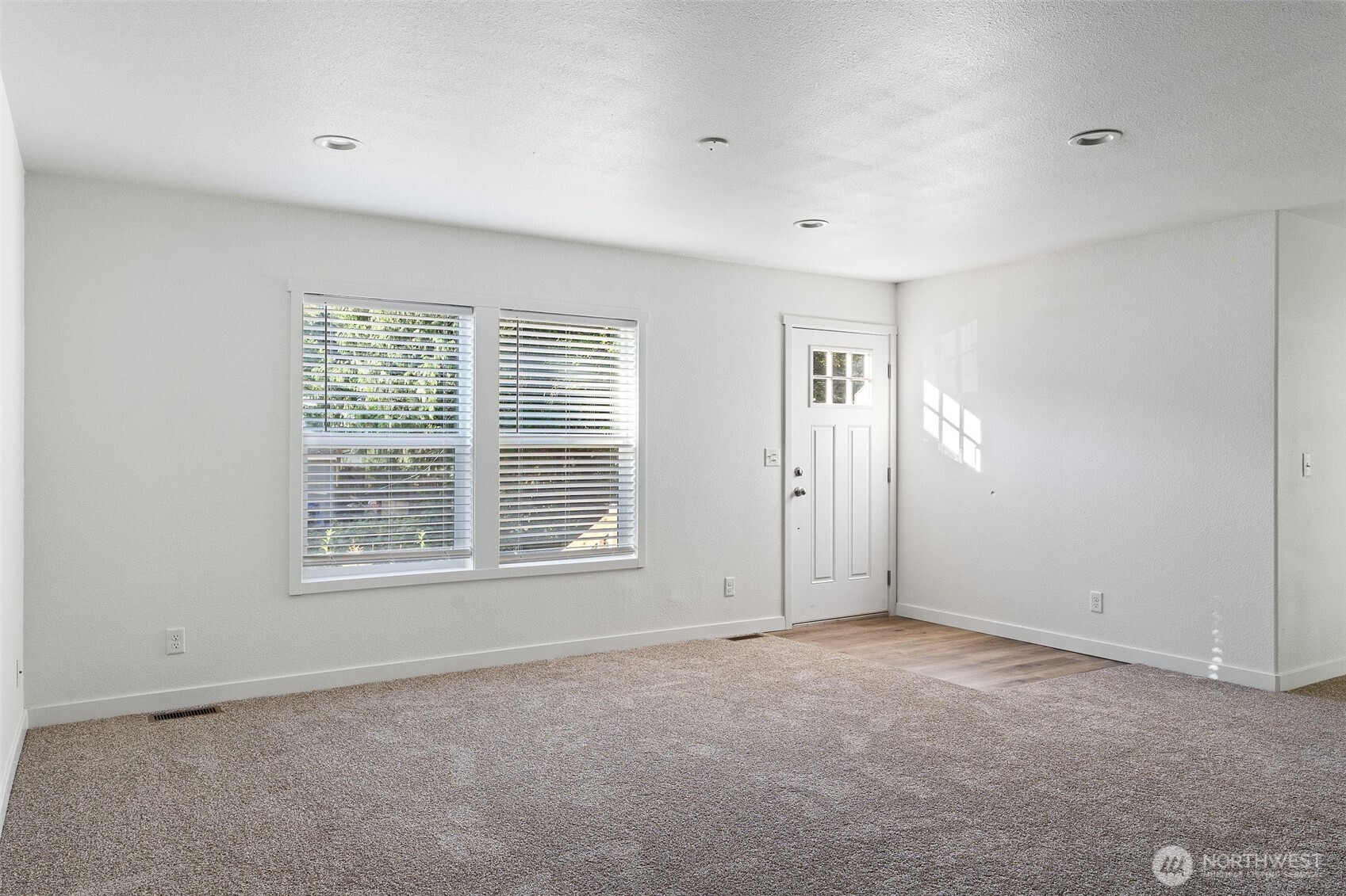 23011 36th Street Property Photo 5