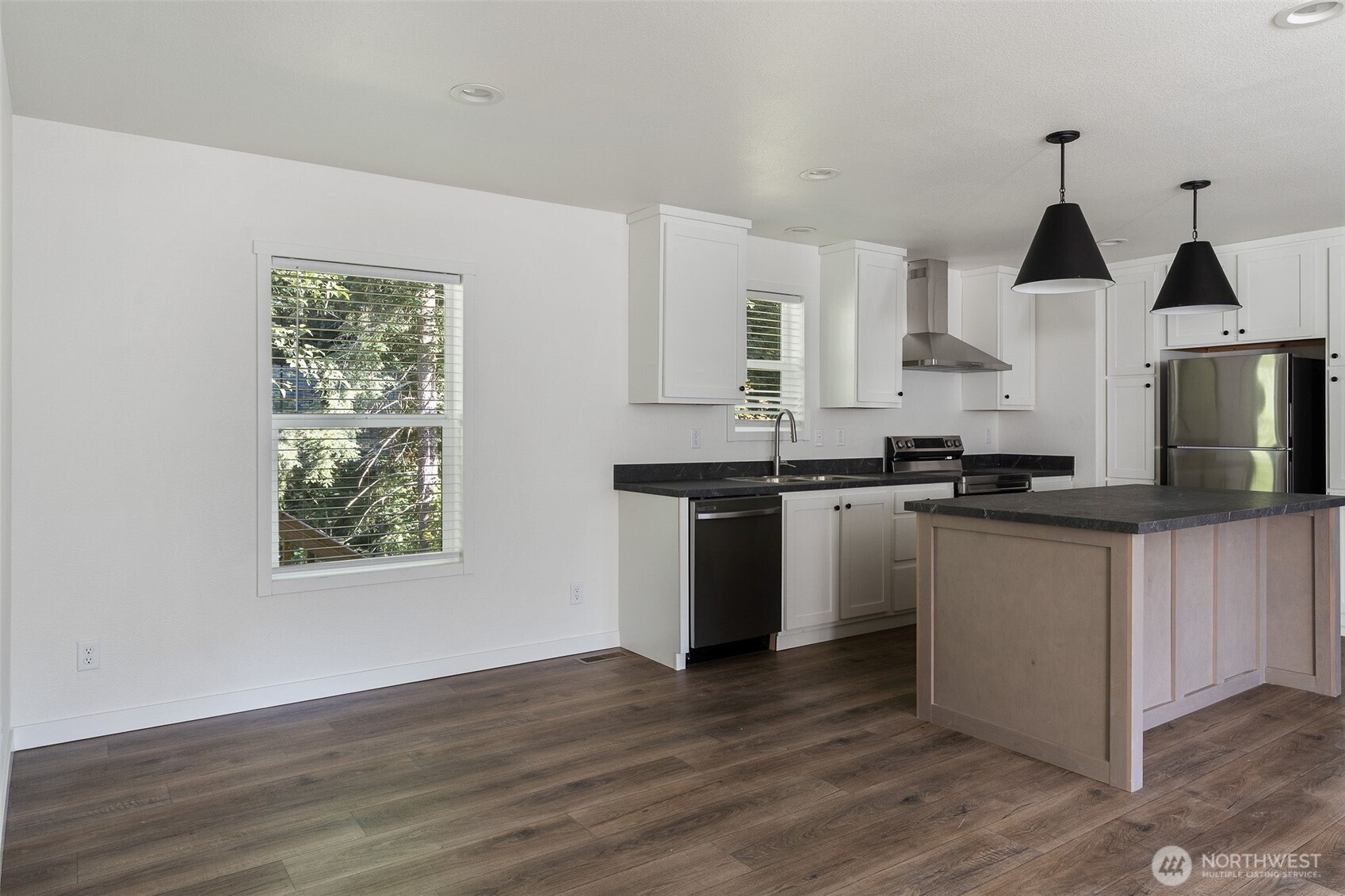 23011 36th Street Property Photo 10