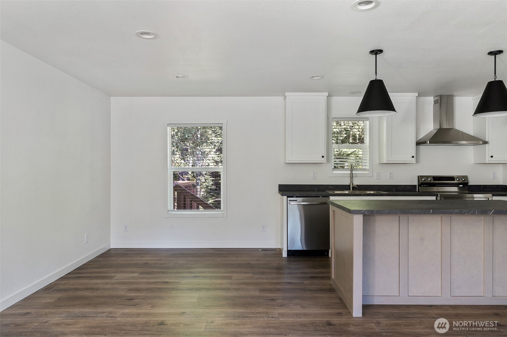 23011 36th Street Property Photo 11