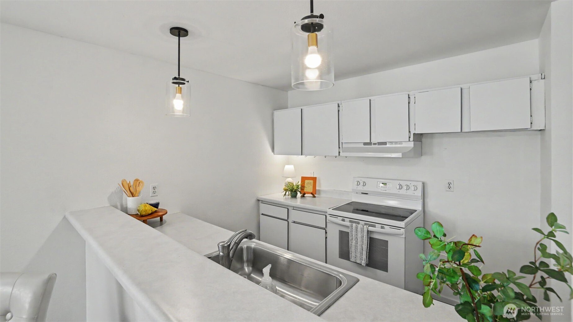 17431 Ambaum Boulevard D2 Property Photo 12
