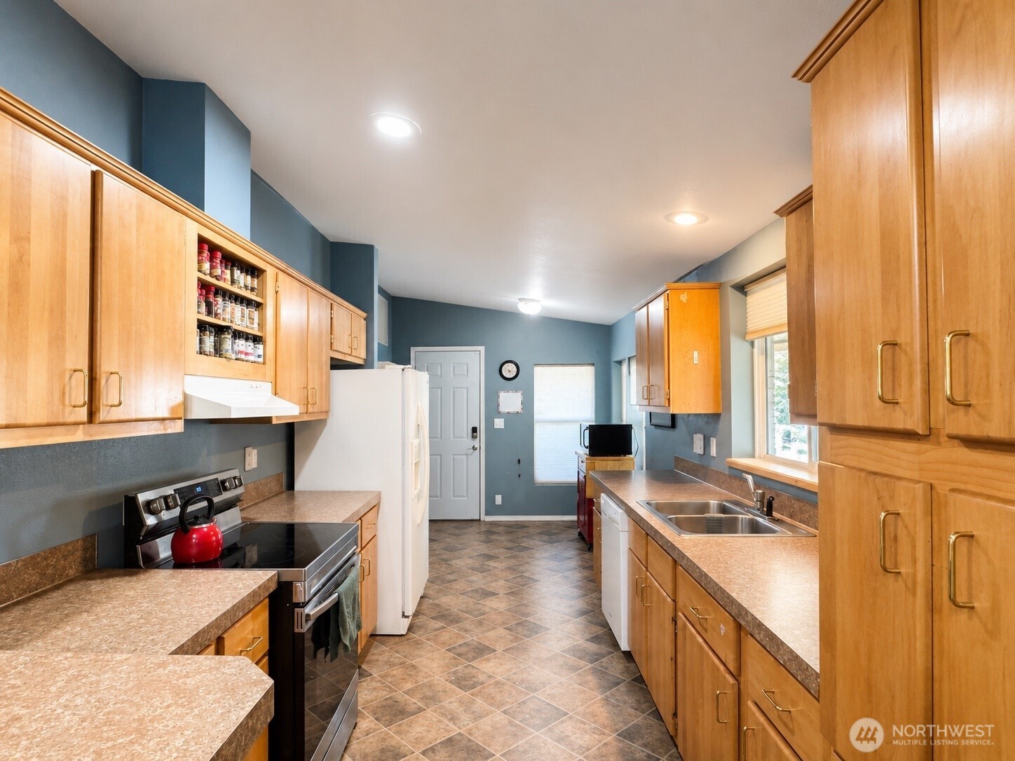 163 Blue Heron Drive Property Photo 8