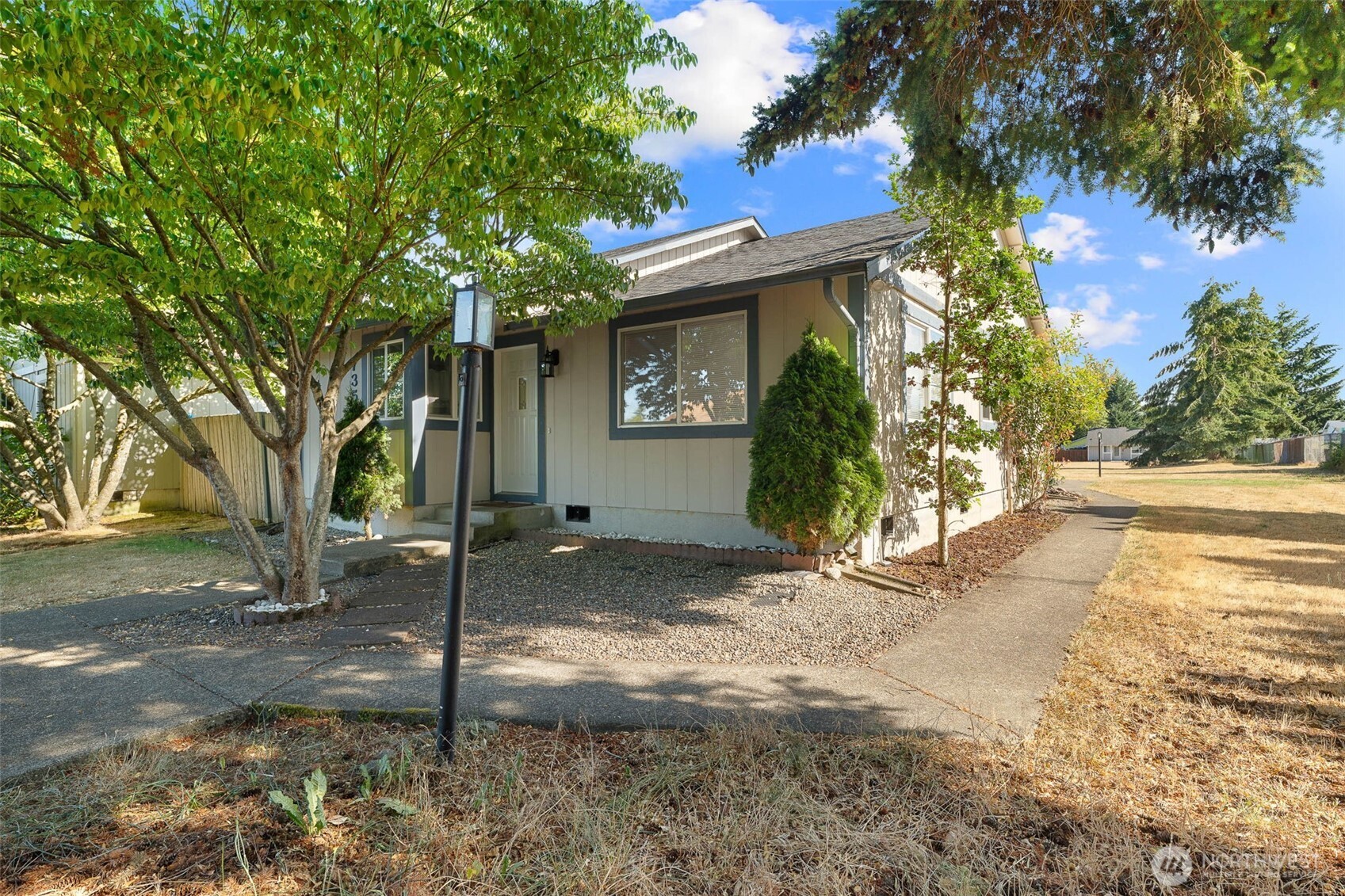 735 Hamelin Lane Property Photo 2
