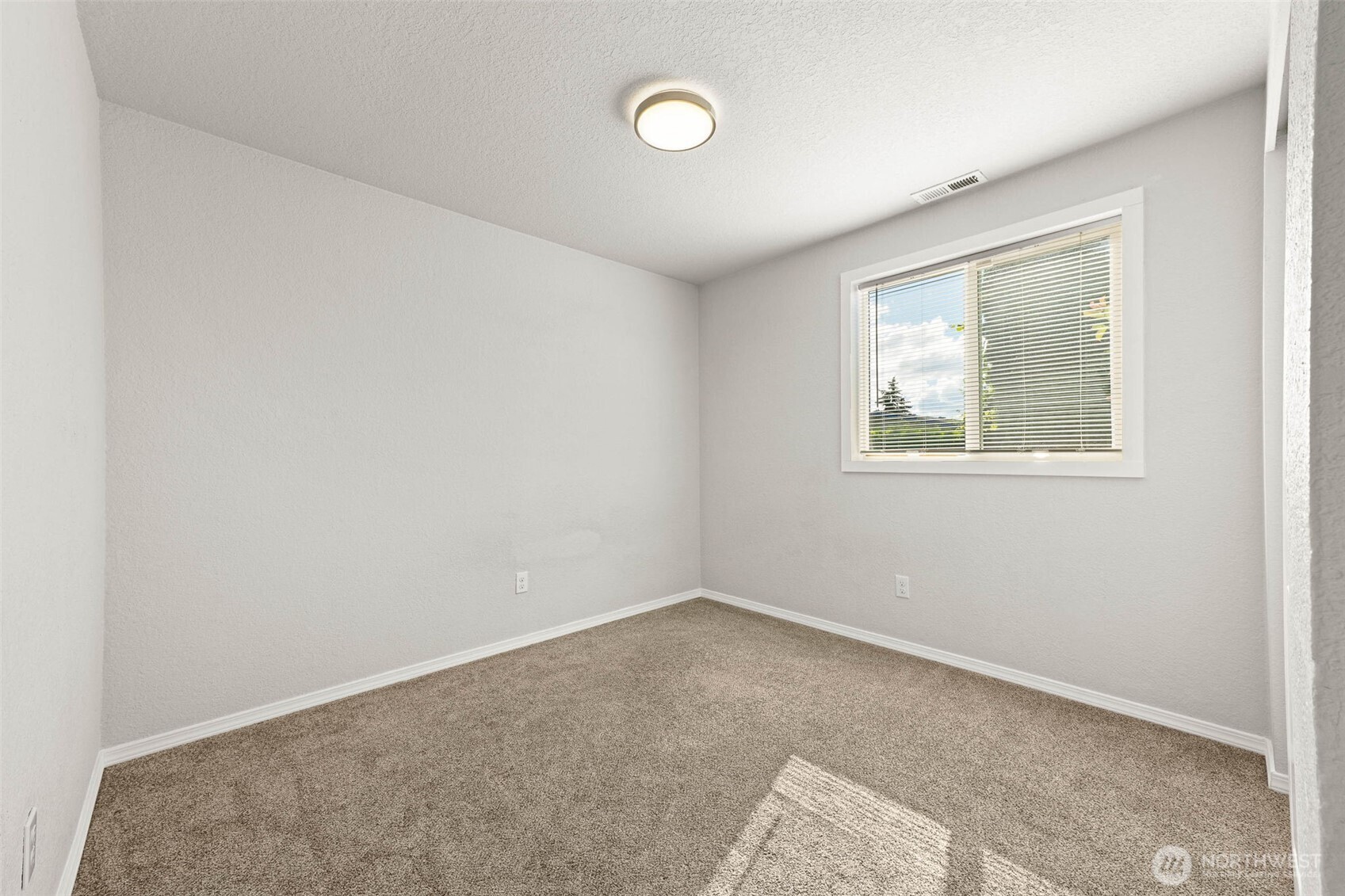 735 Hamelin Lane Property Photo 15