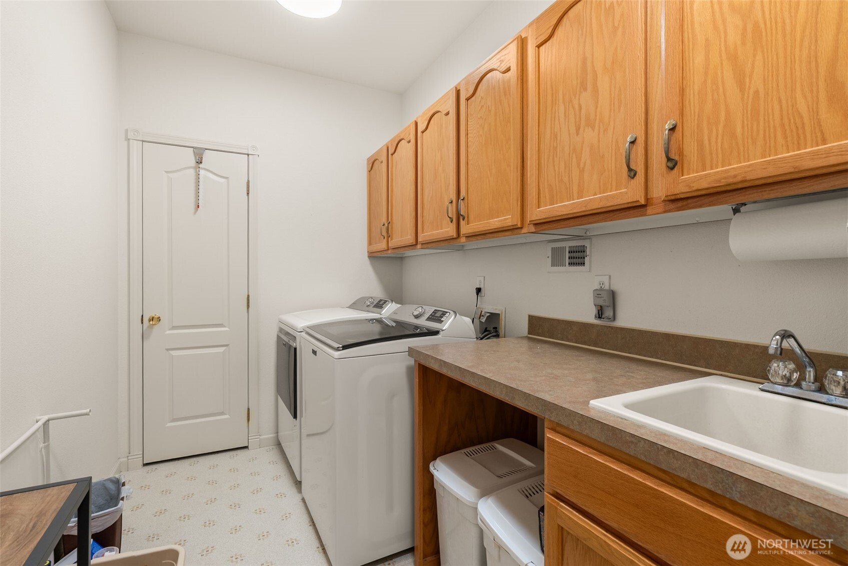 30 Se Dawnview Crest Property Photo 28