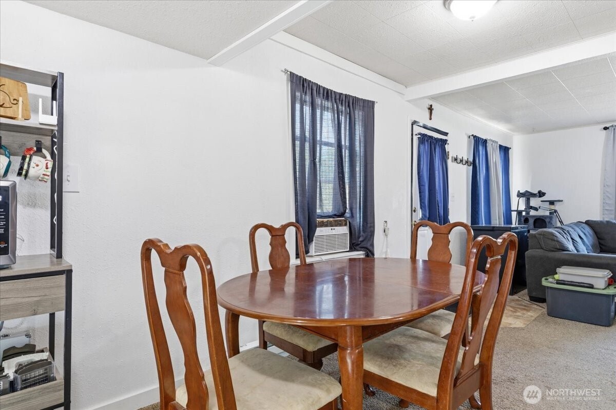 807 Birch Street Property Photo 7