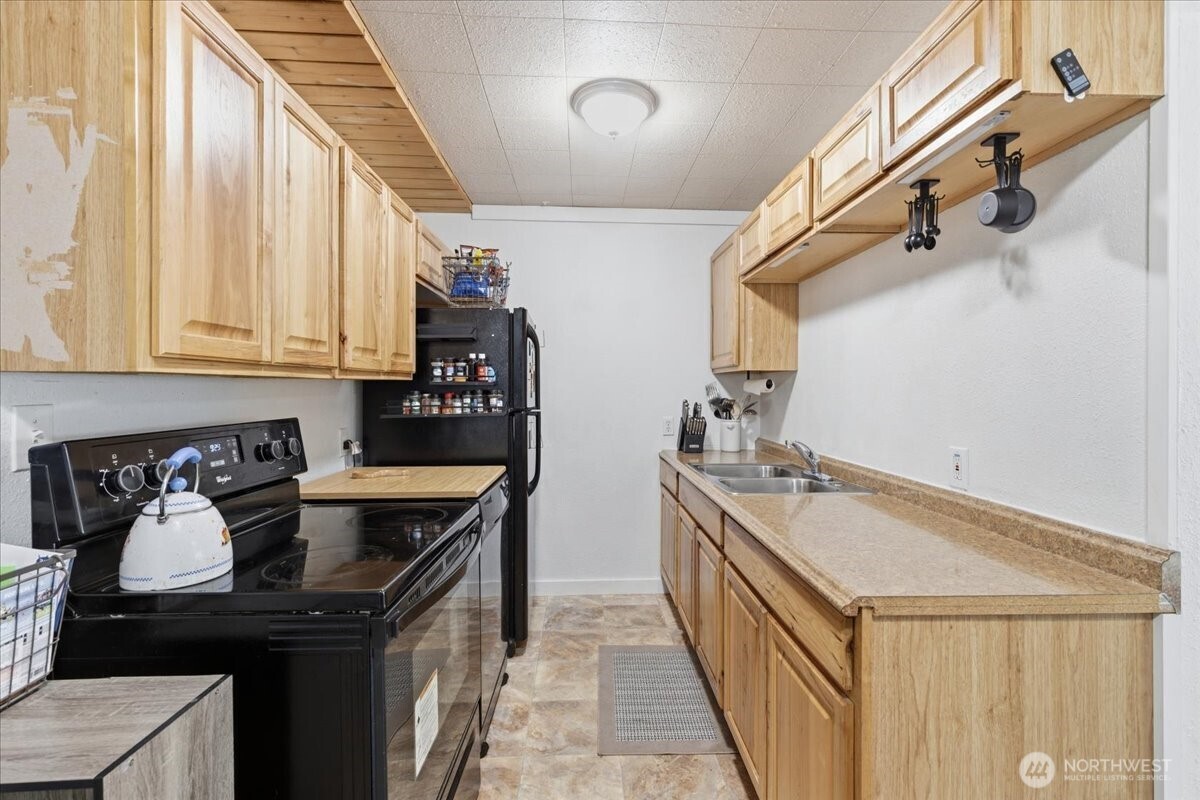 807 Birch Street Property Photo 9