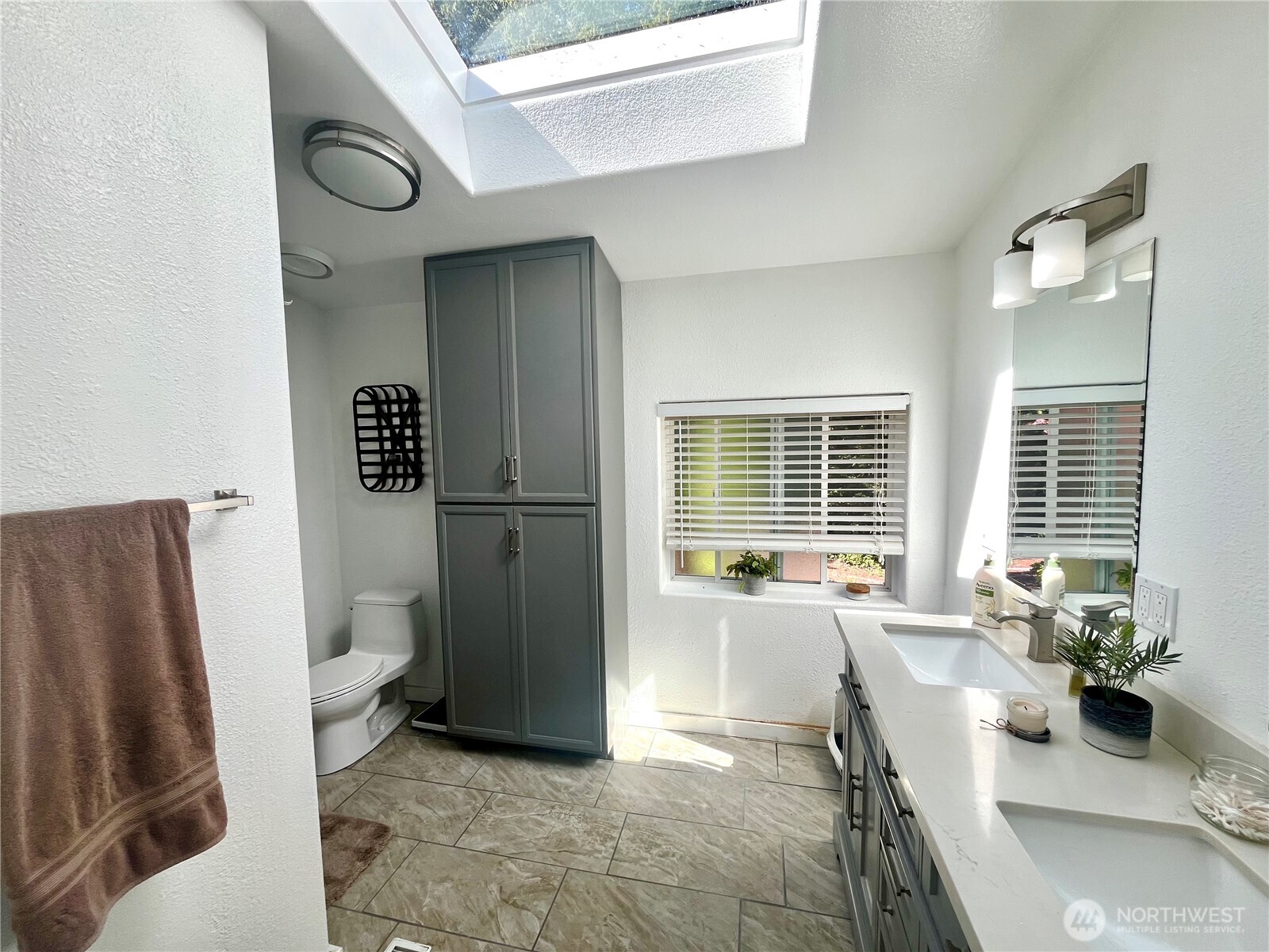 332 Rhododendron Drive Property Photo 10