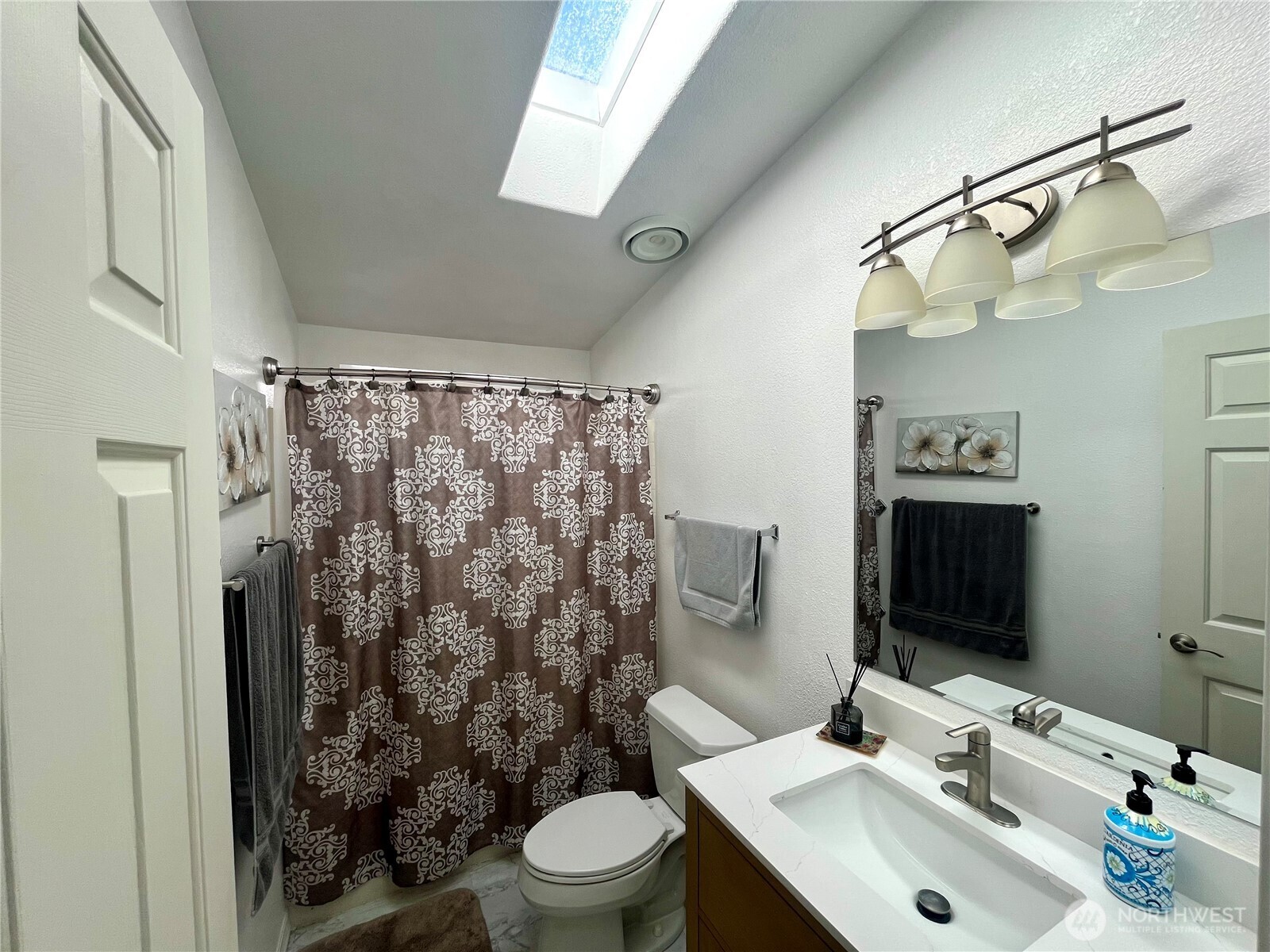 332 Rhododendron Drive Property Photo 14