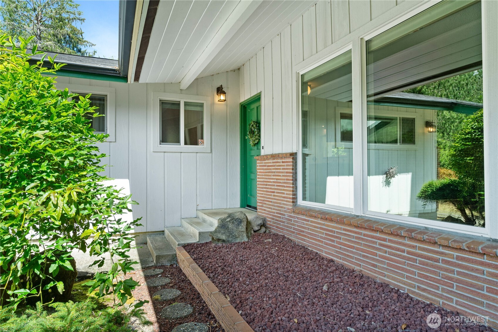 400 Fairway Drive Property Photo 3