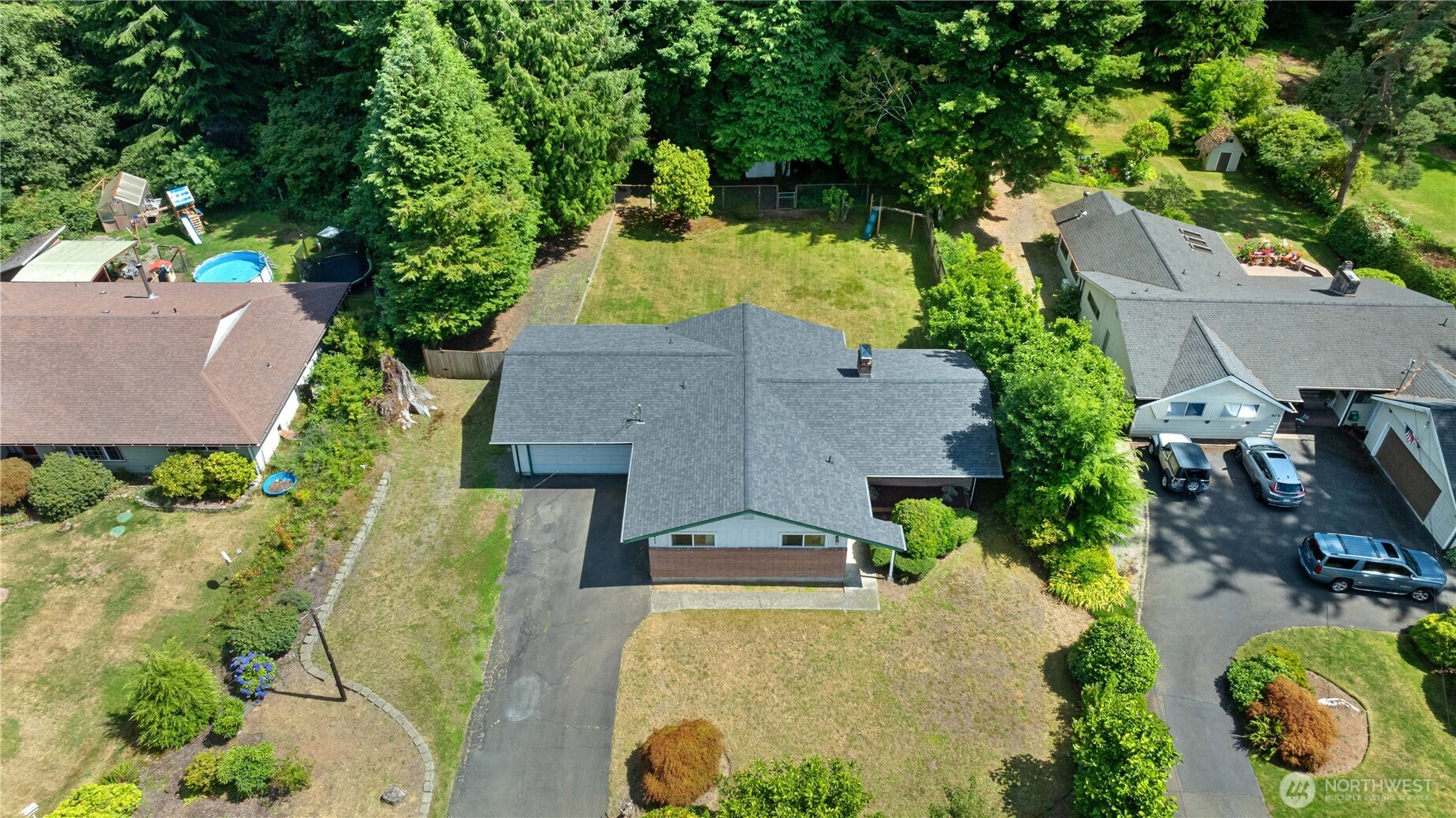 400 Fairway Drive Property Photo 4
