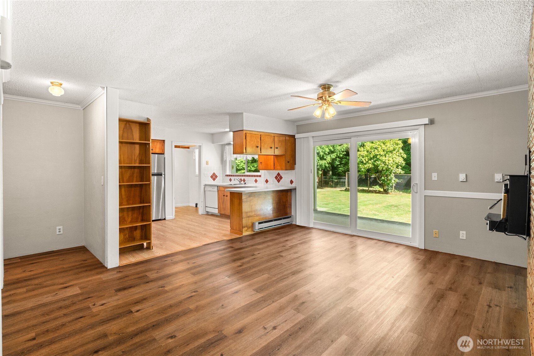 400 Fairway Drive Property Photo 10