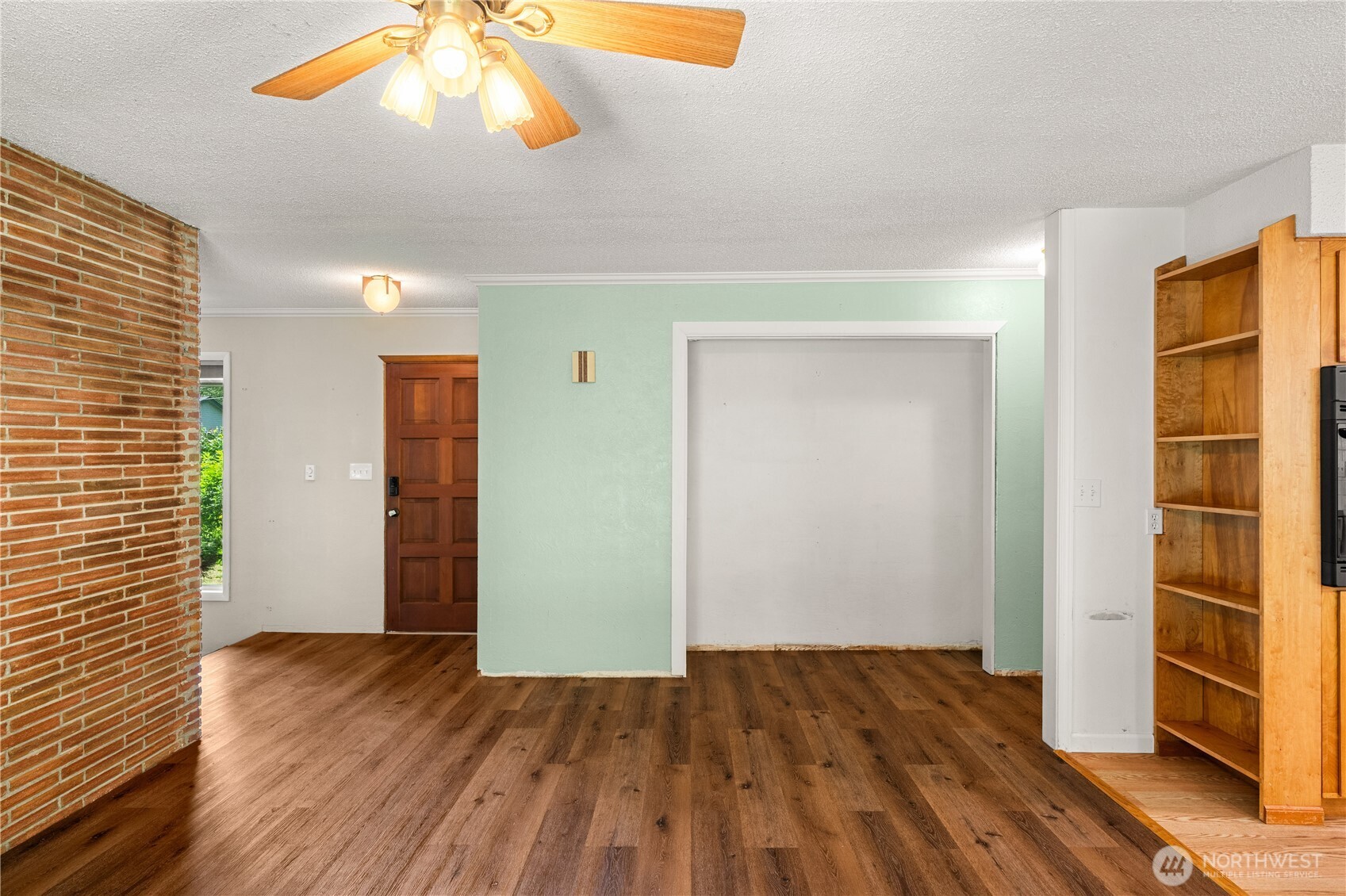400 Fairway Drive Property Photo 12