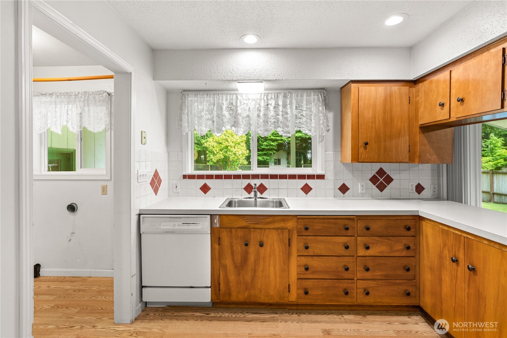 400 Fairway Drive Property Photo 16
