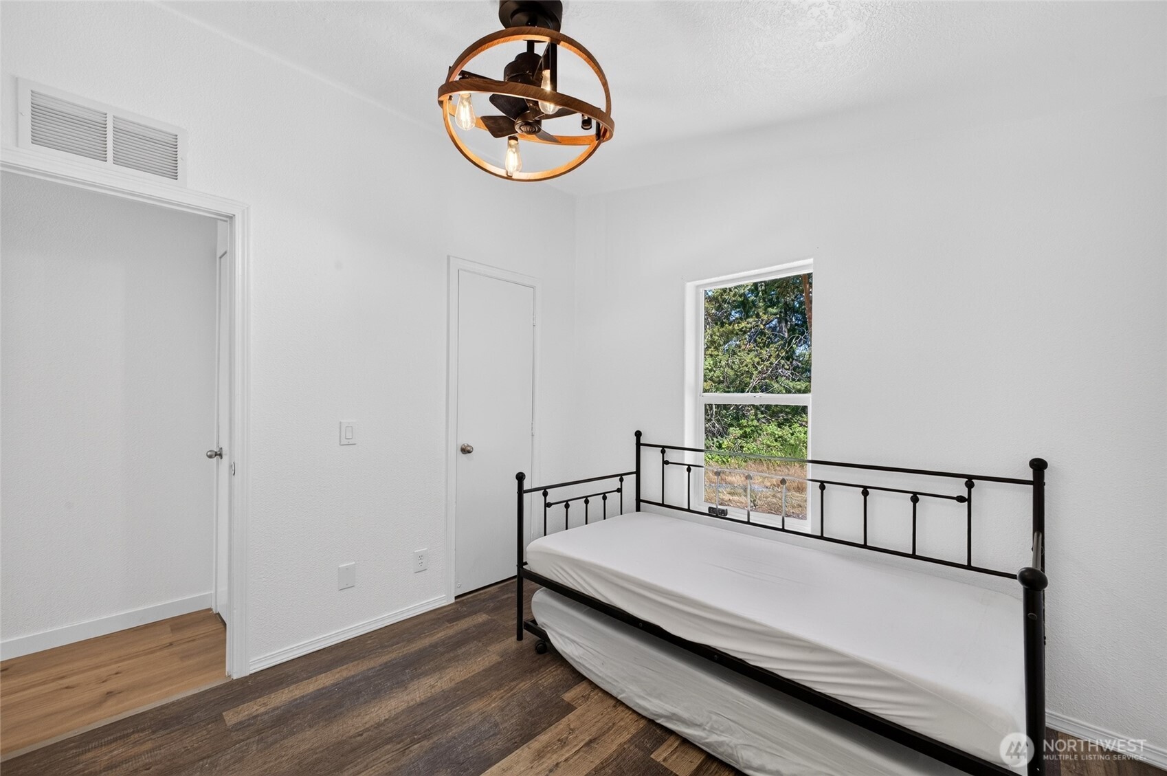 16511 84th Street Property Photo 8