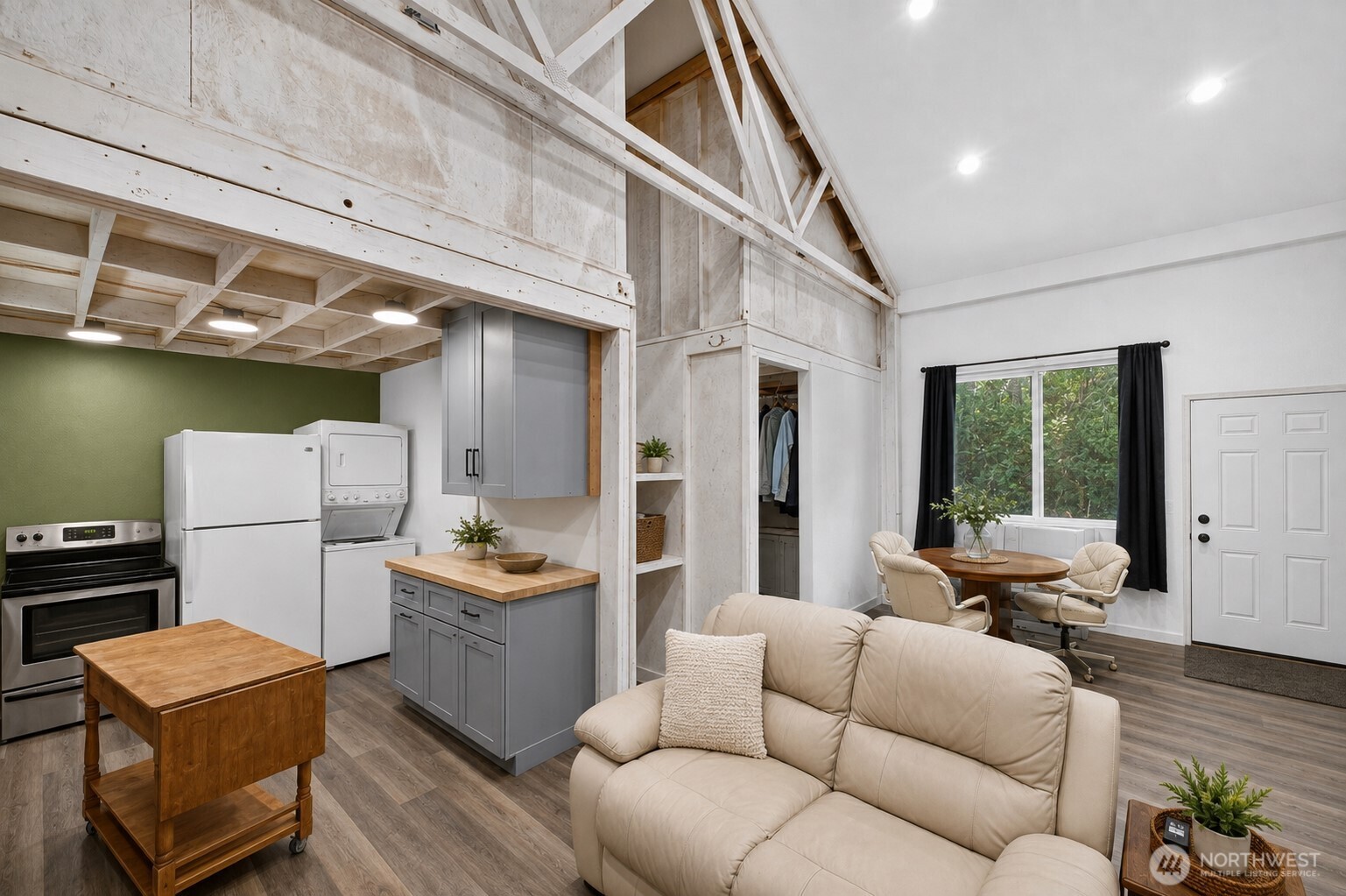 16511 84th Street Property Photo 9