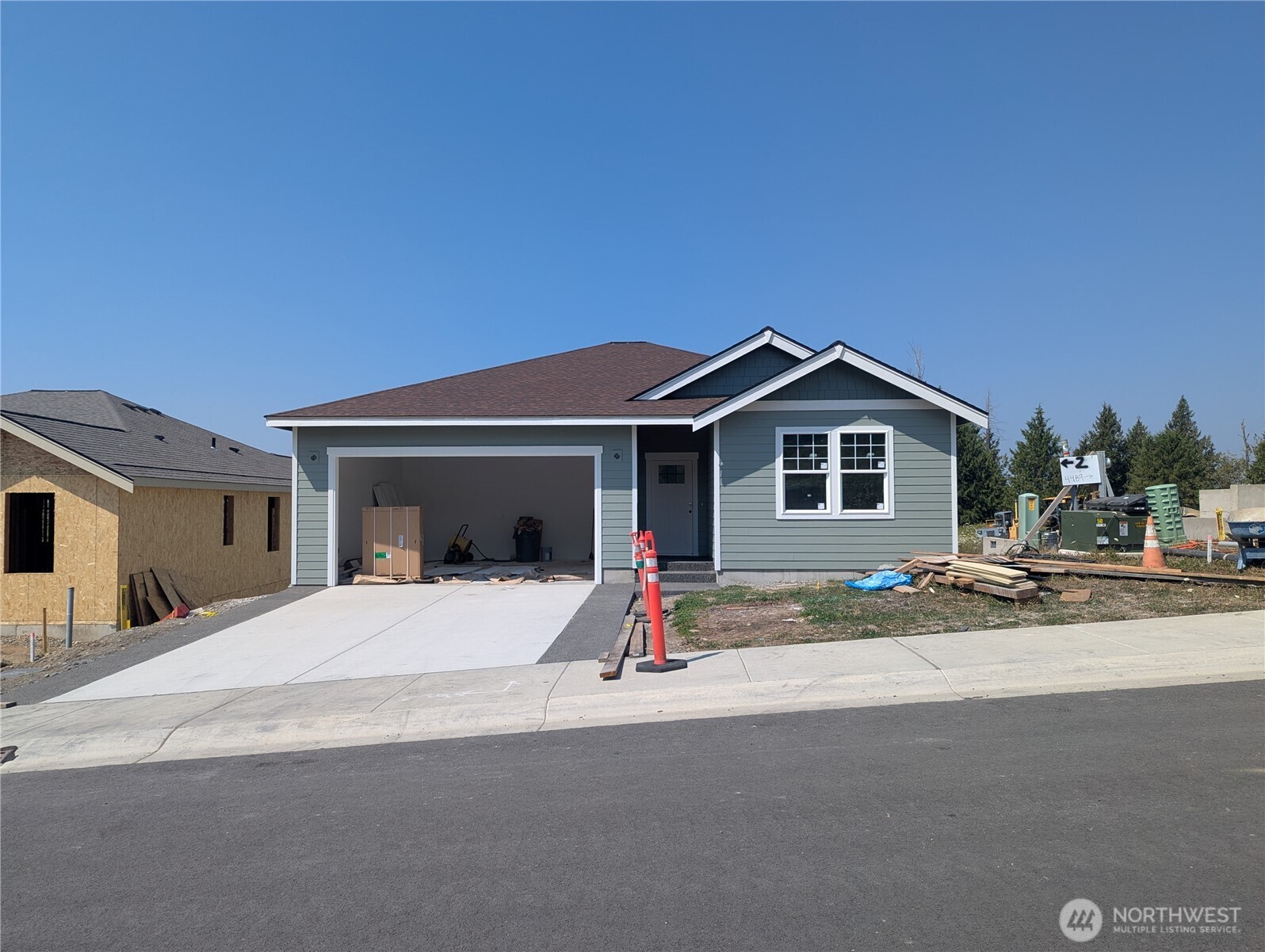 4485 Blackstone Way Property Photo 2