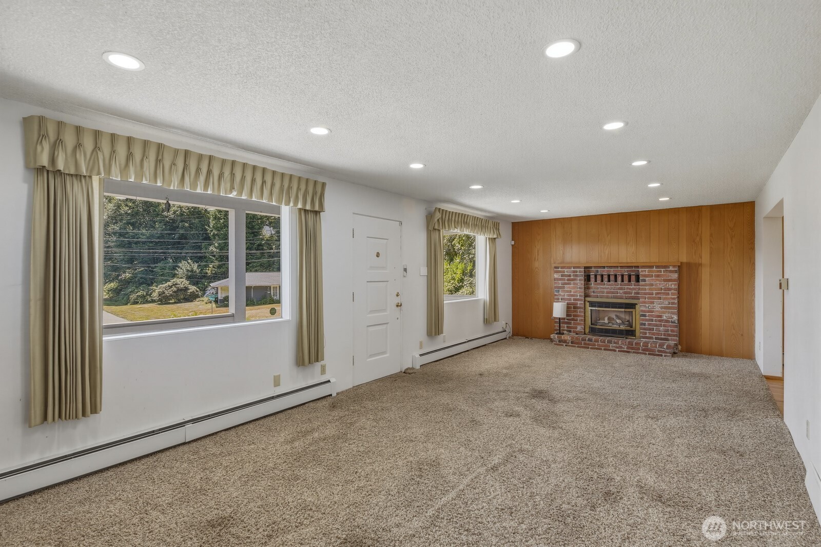 4210 Crescent Avenue Property Photo 7