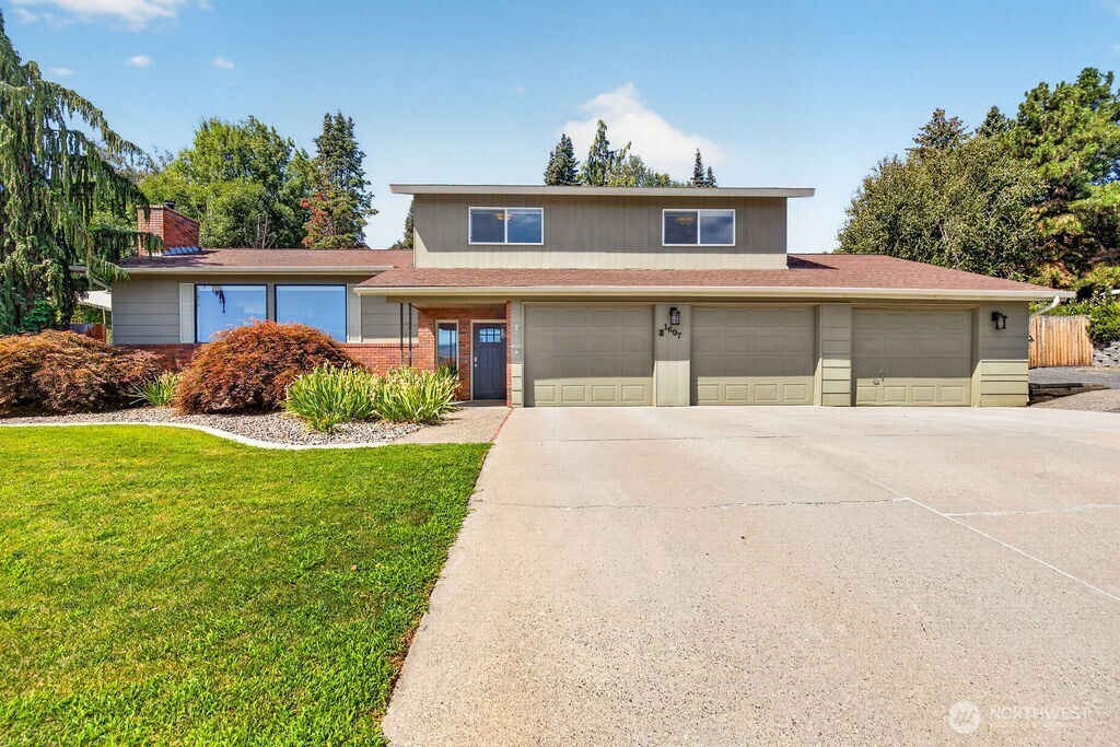 1607 Horselake Road Property Photo 1