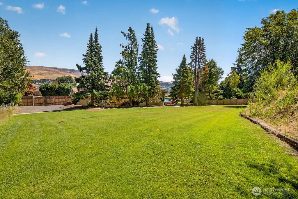 1607 Horselake Road Property Photo 34