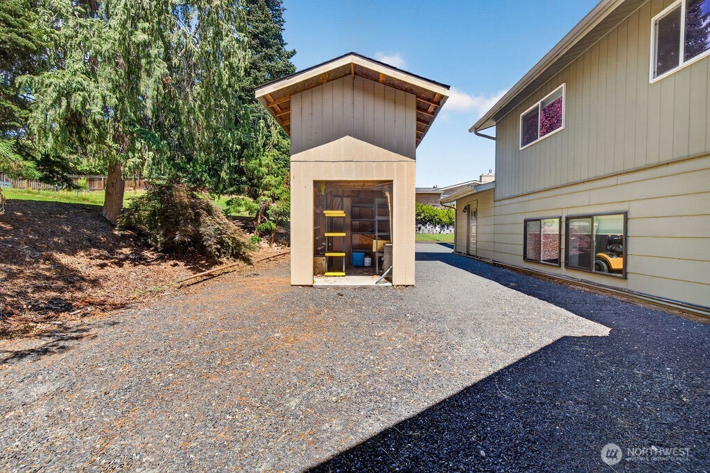 1607 Horselake Road Property Photo 35