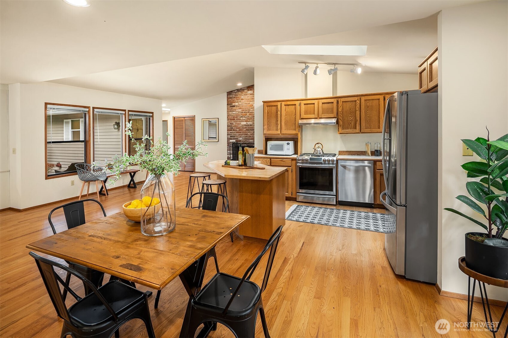 15955 Avondale Road Property Photo 8